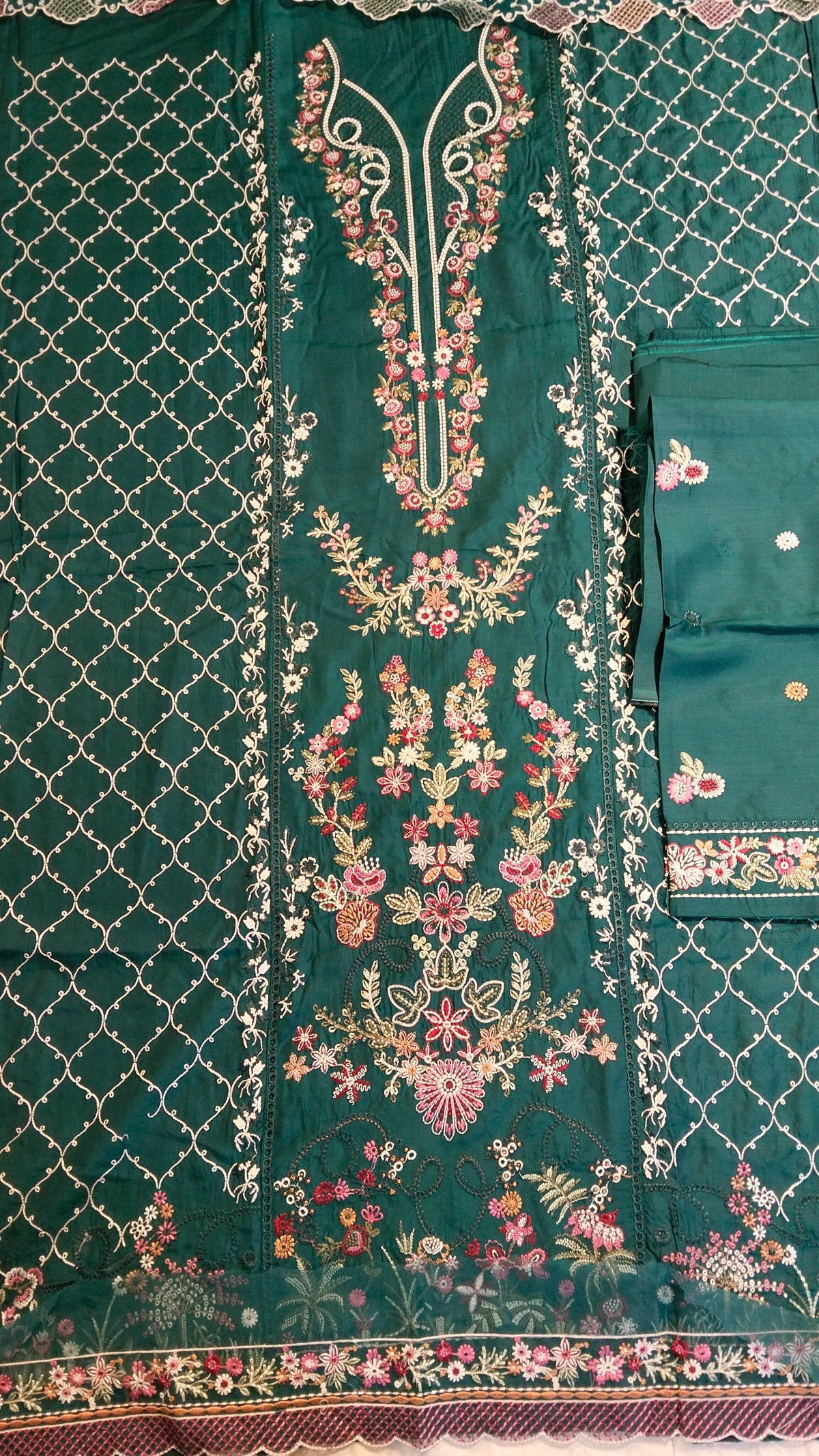 Republic Embroided Viscose 3pc Hit Code