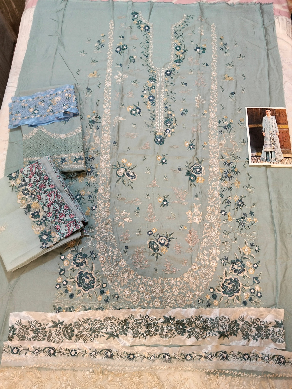 Republic Embroided Karandi 3pc Hit Code D-03 Lilas