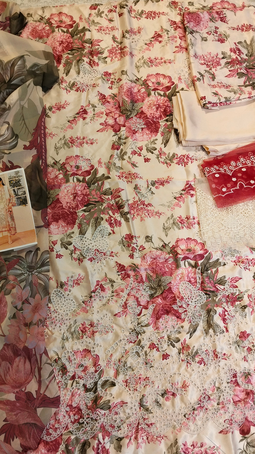 Barooque Silk Embroided 3Pc Hit Code UF4401 A