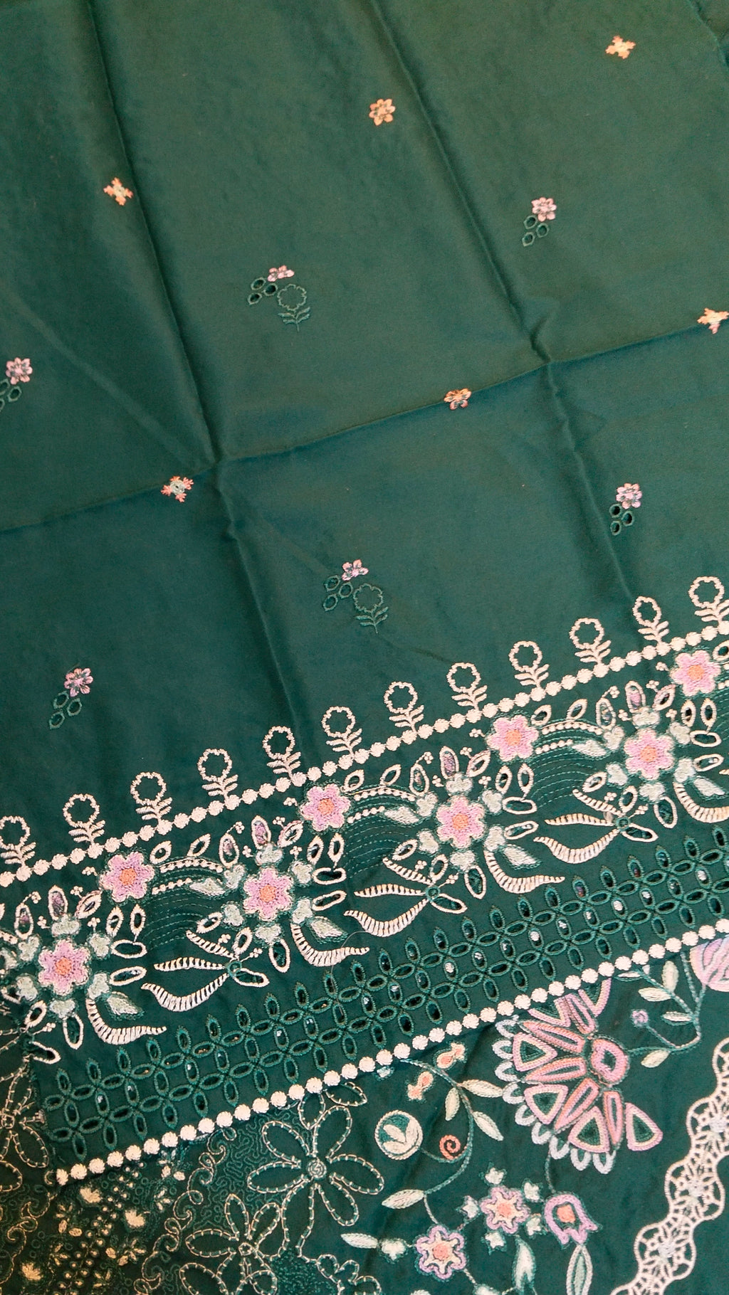 Suffuse Embroided Dhanak Vs Plachi Shwal 3Pc Hit Code