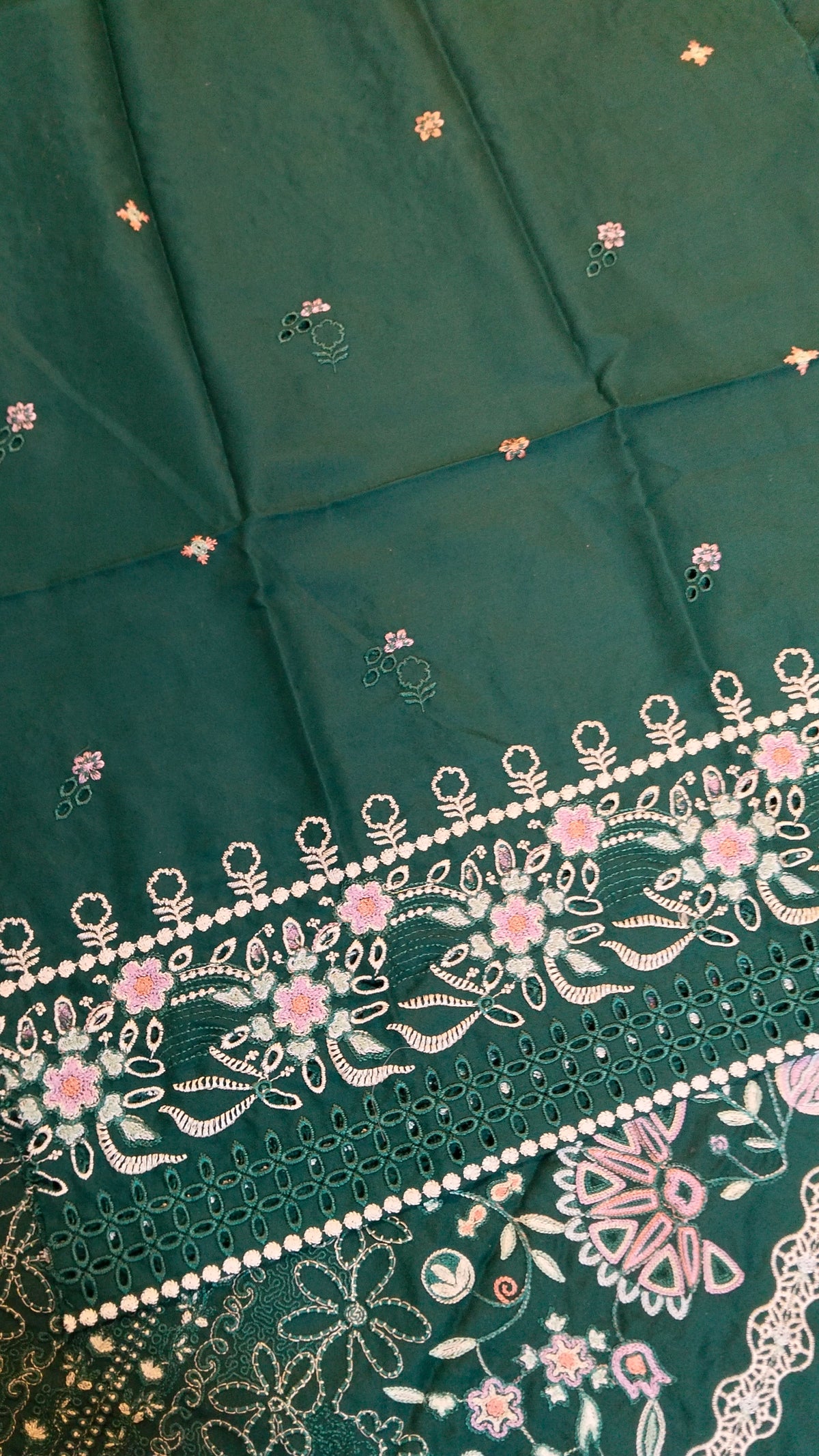 Suffuse Embroided Dhanak Vs Plachi Shwal 3Pc Hit Code
