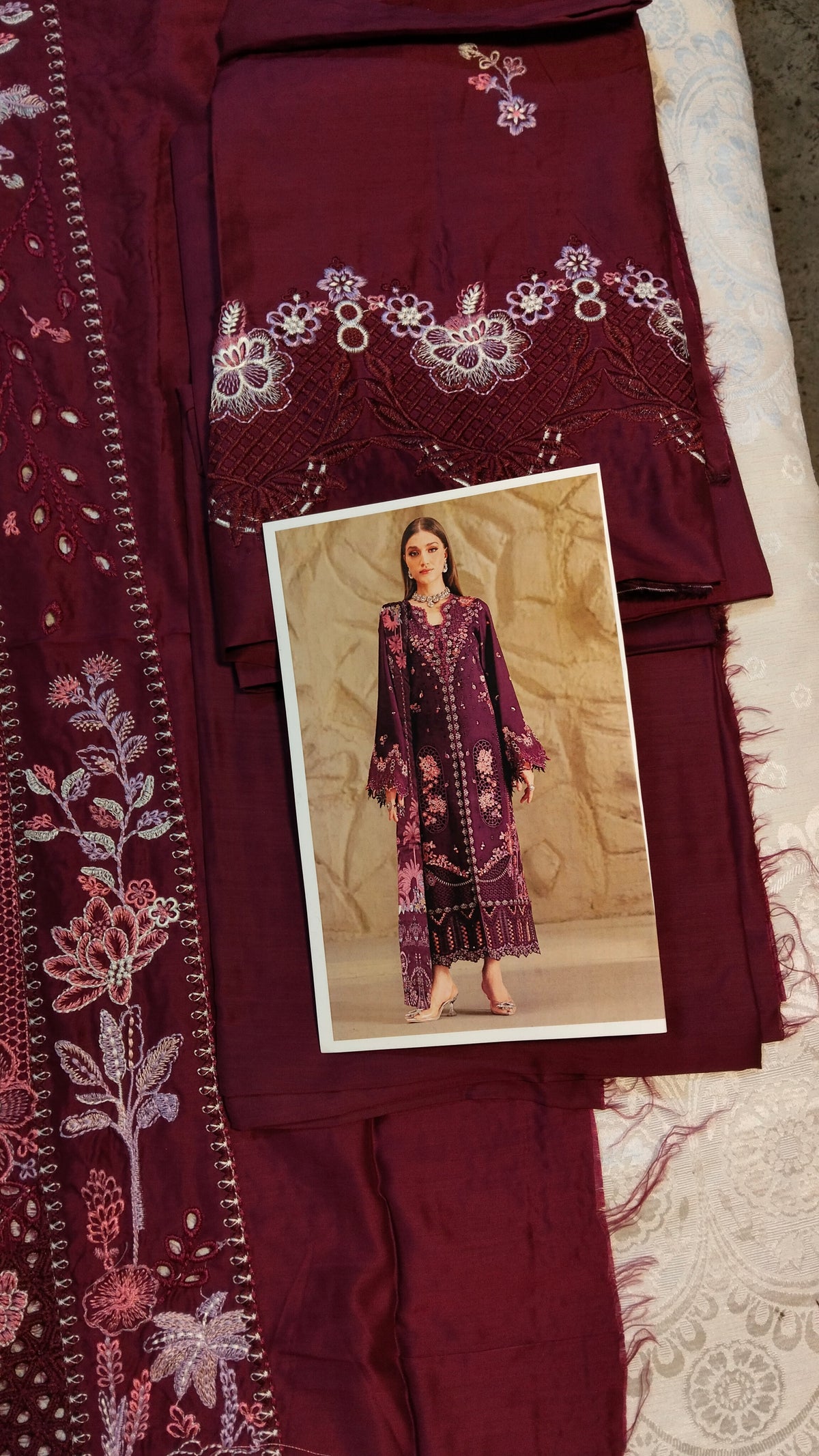 Bin ilyas Rose Embroided Viscose 3pc Hit Code
