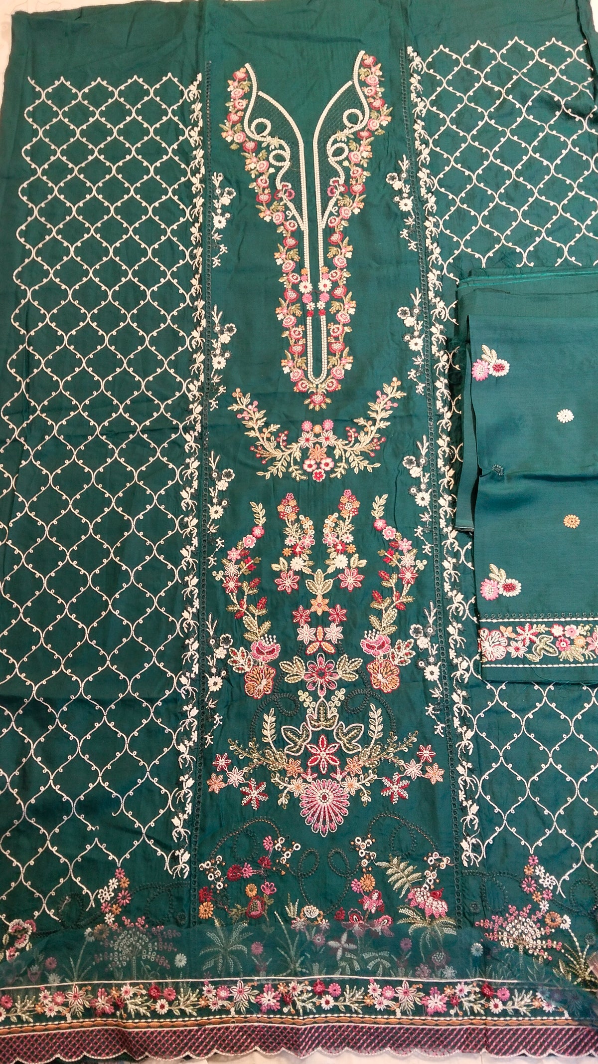 Republic Embroided Viscose 3pc Hit Code