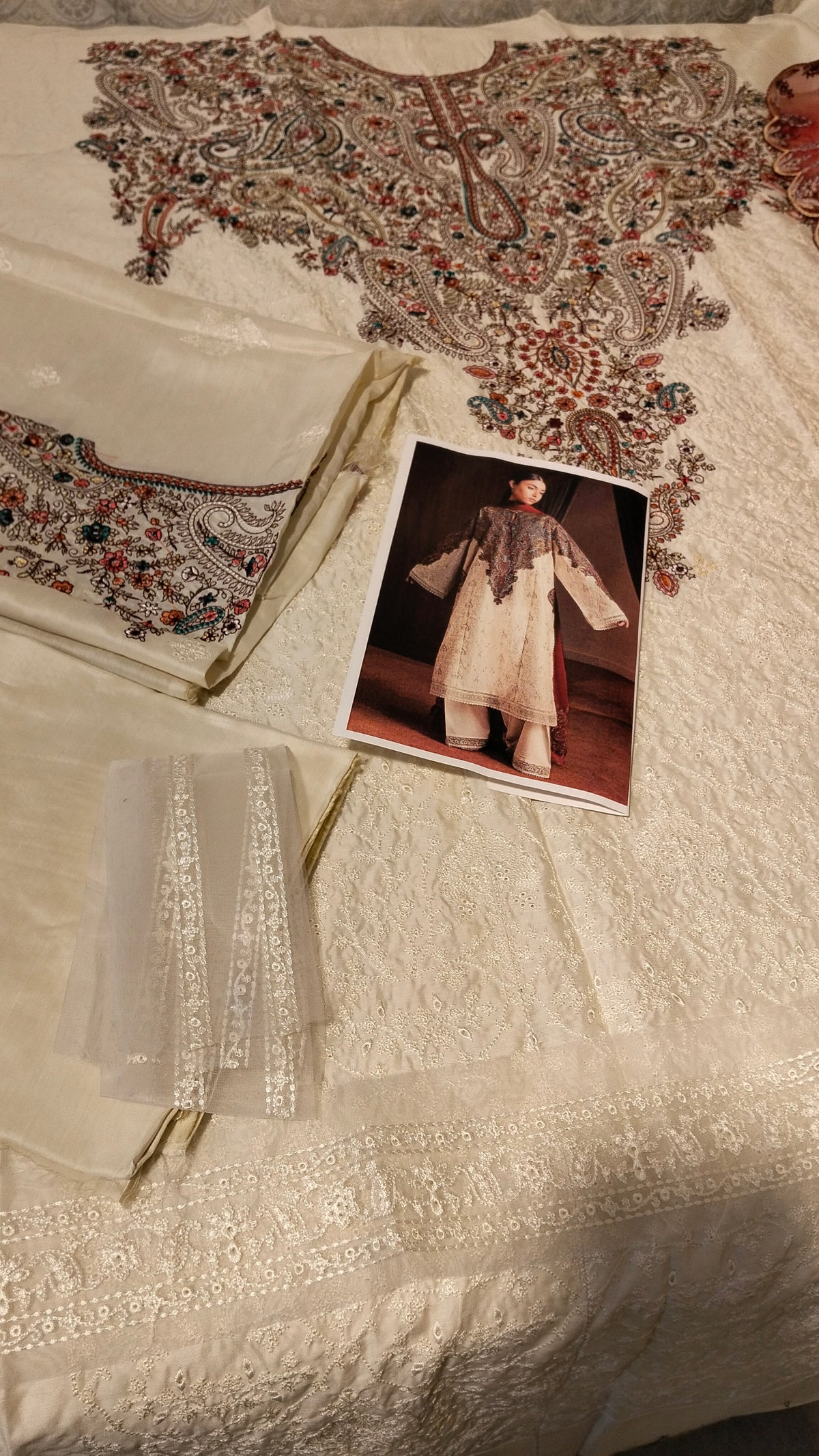 Zara shah jhan Embroided 3pc viscose hit code D7