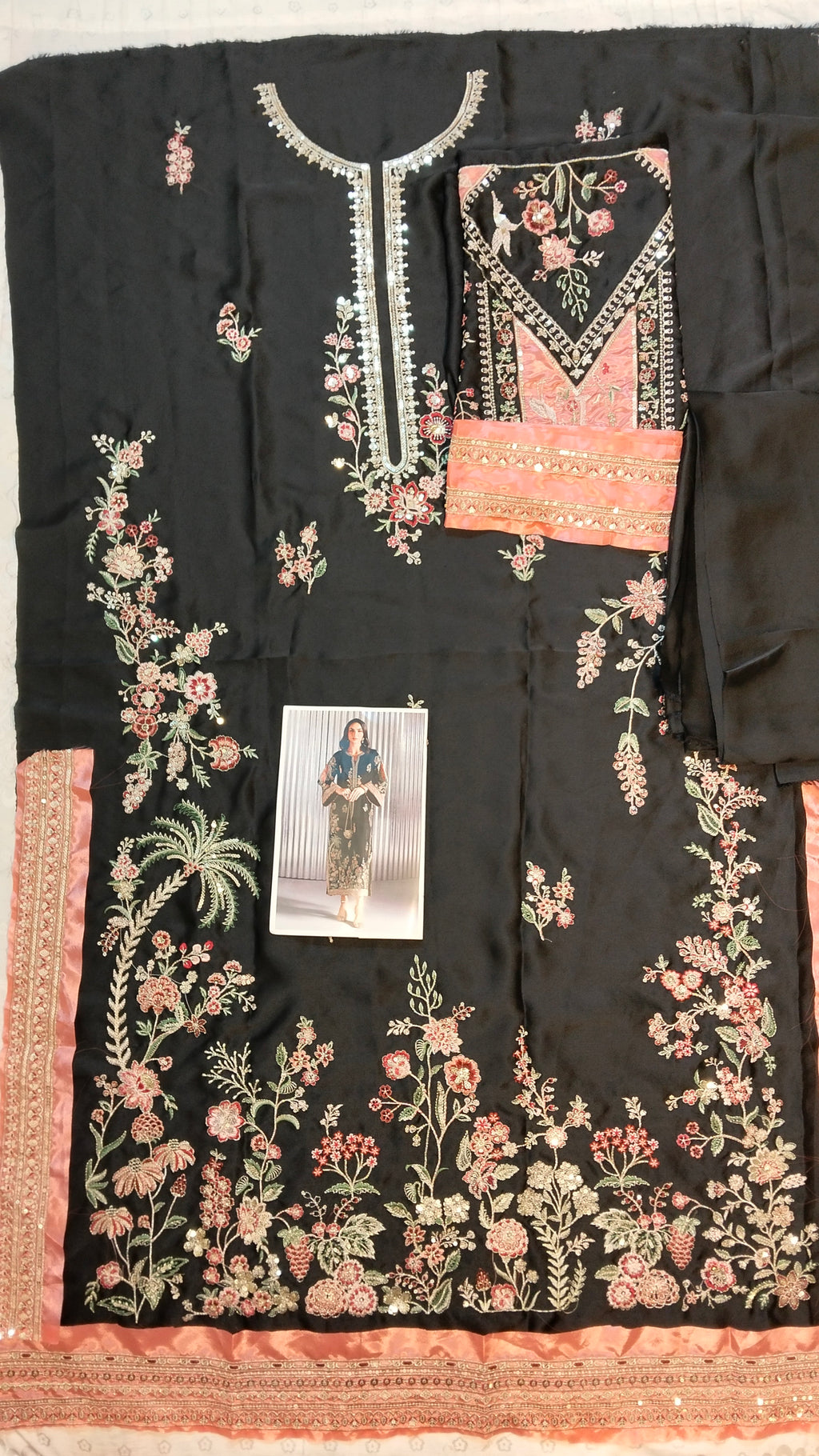 Ethnc silk kaftan style Embroided 2-Piece Hit Code E-1135