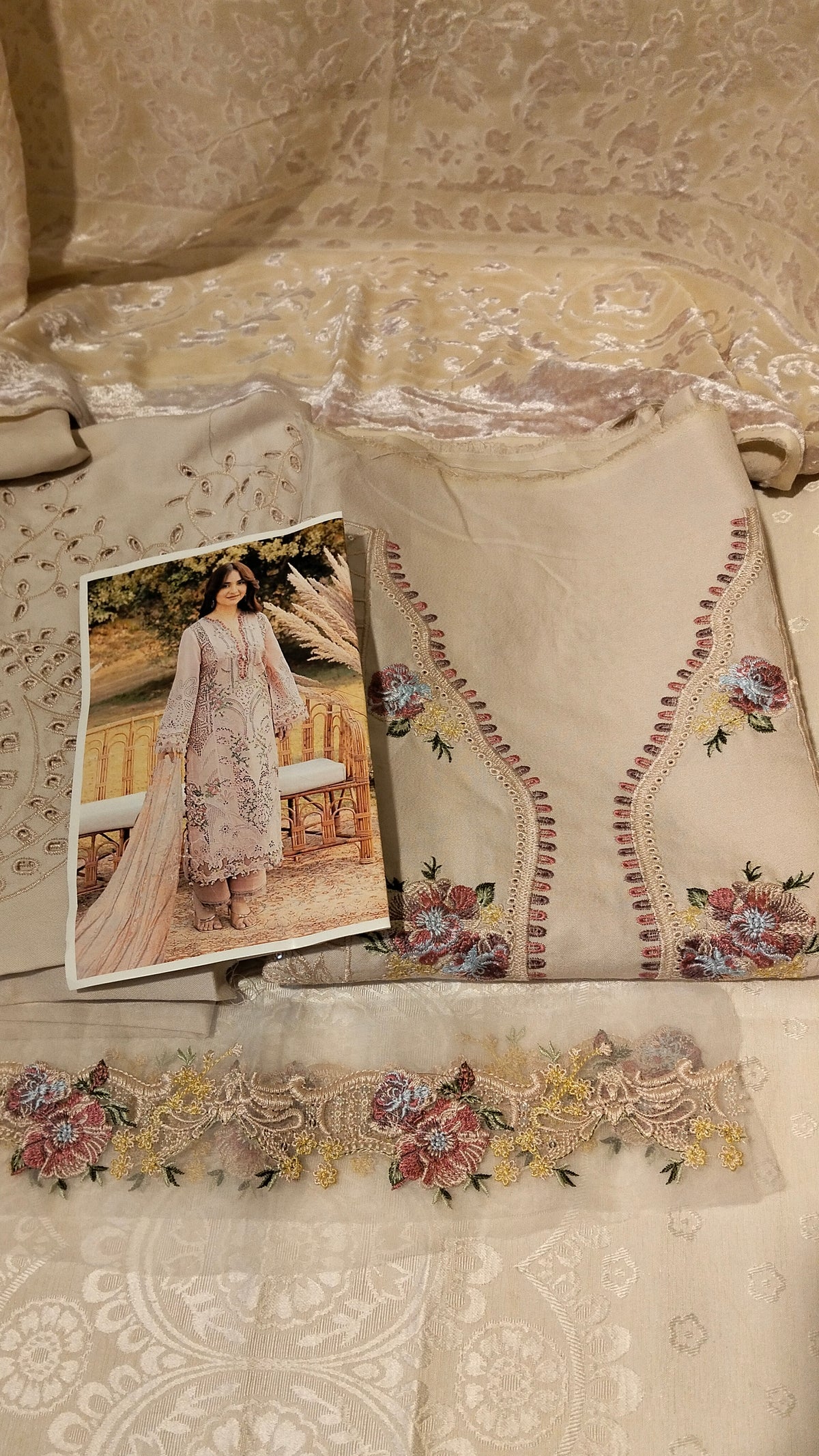 Elaf Embroided Dhanak with plachi Shwal Hit code 02A