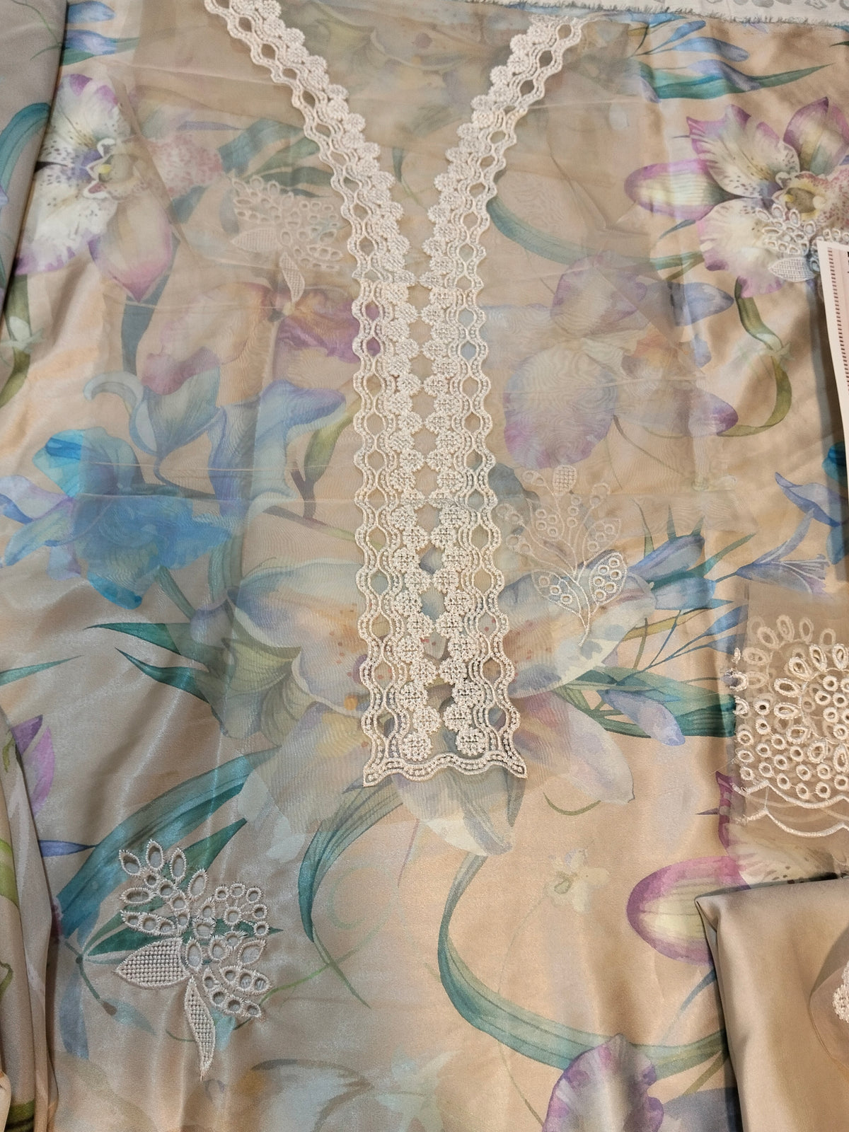 Barooque Embroided Silk print 3pc Hit Code 4410