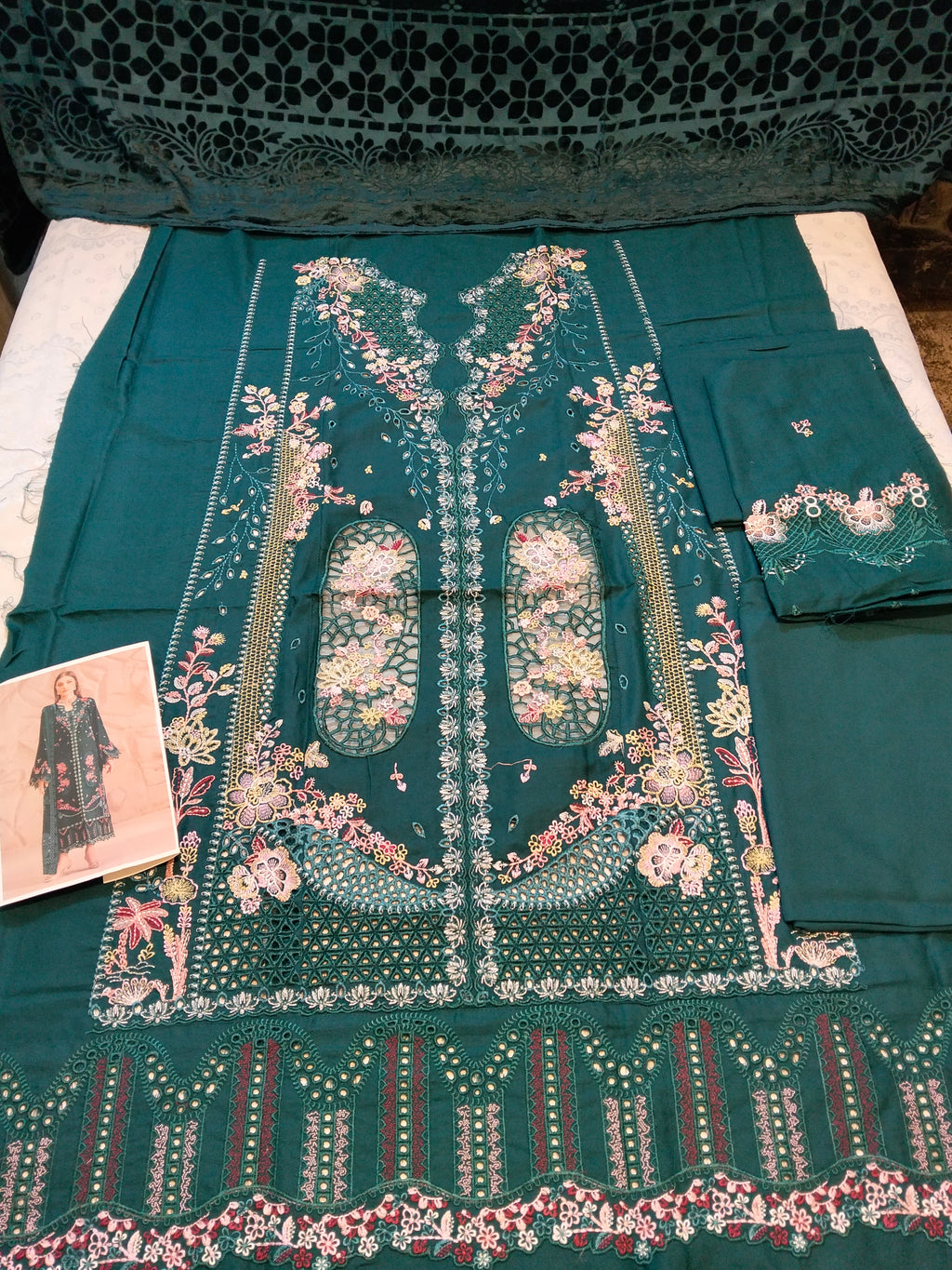 Bin ilyas Rose Embroided Viscose 3pc Hit Code 162-A