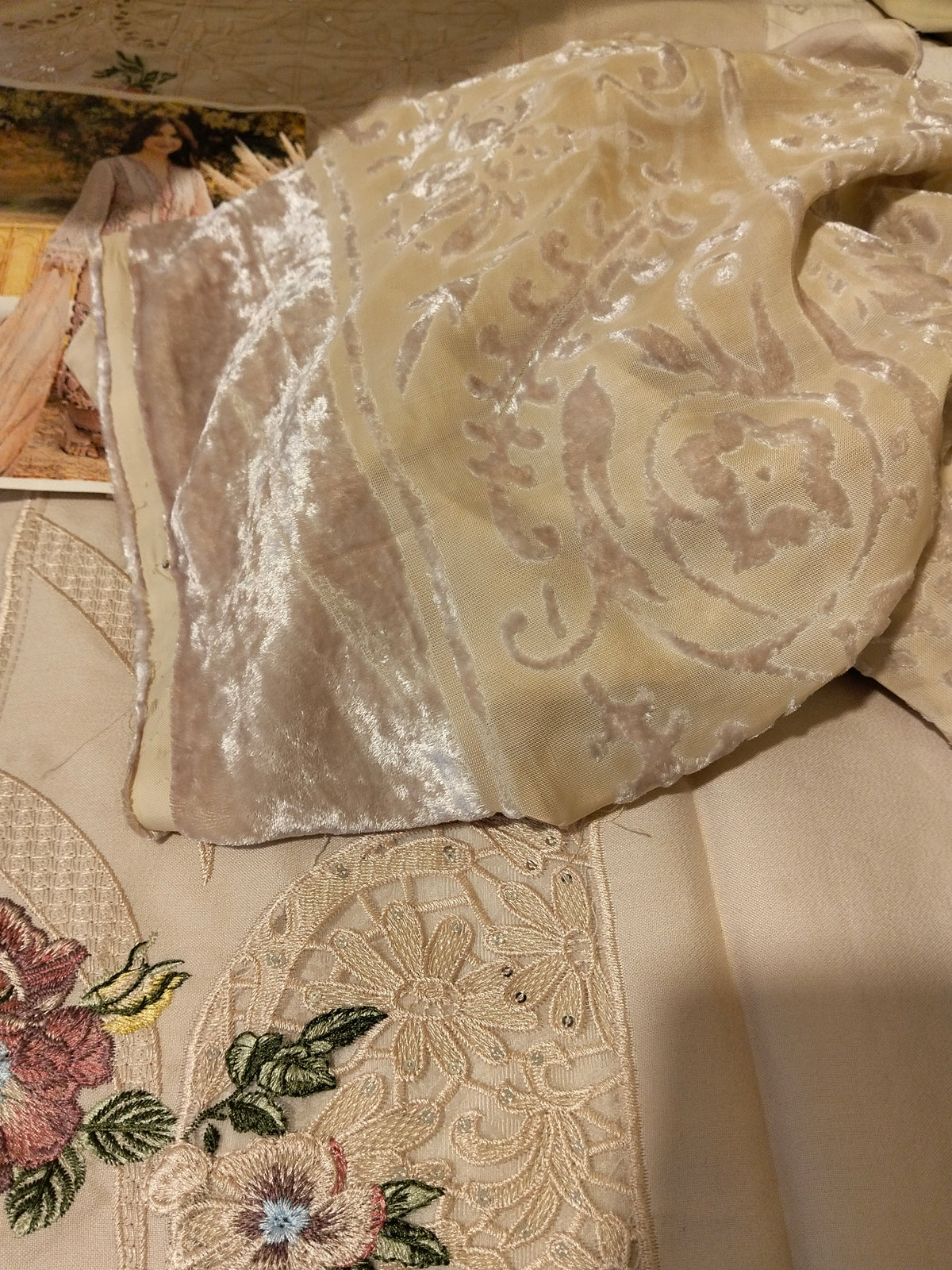 Elaf Embroided Dhanak with plachi Shwal Hit code 02A