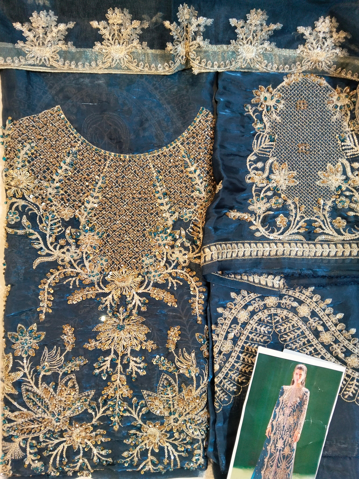 Soraya shaish silk 3pc Hit Code D05