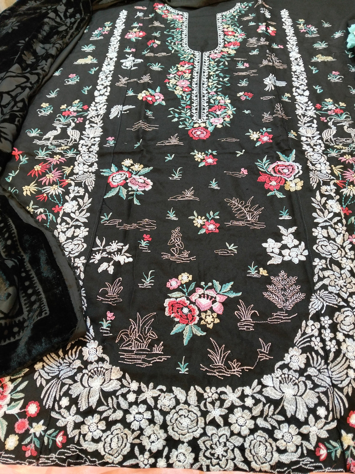 Republic Embroided Dhanak Vs Plachi Shwal 3Pc Hit Code D03-B