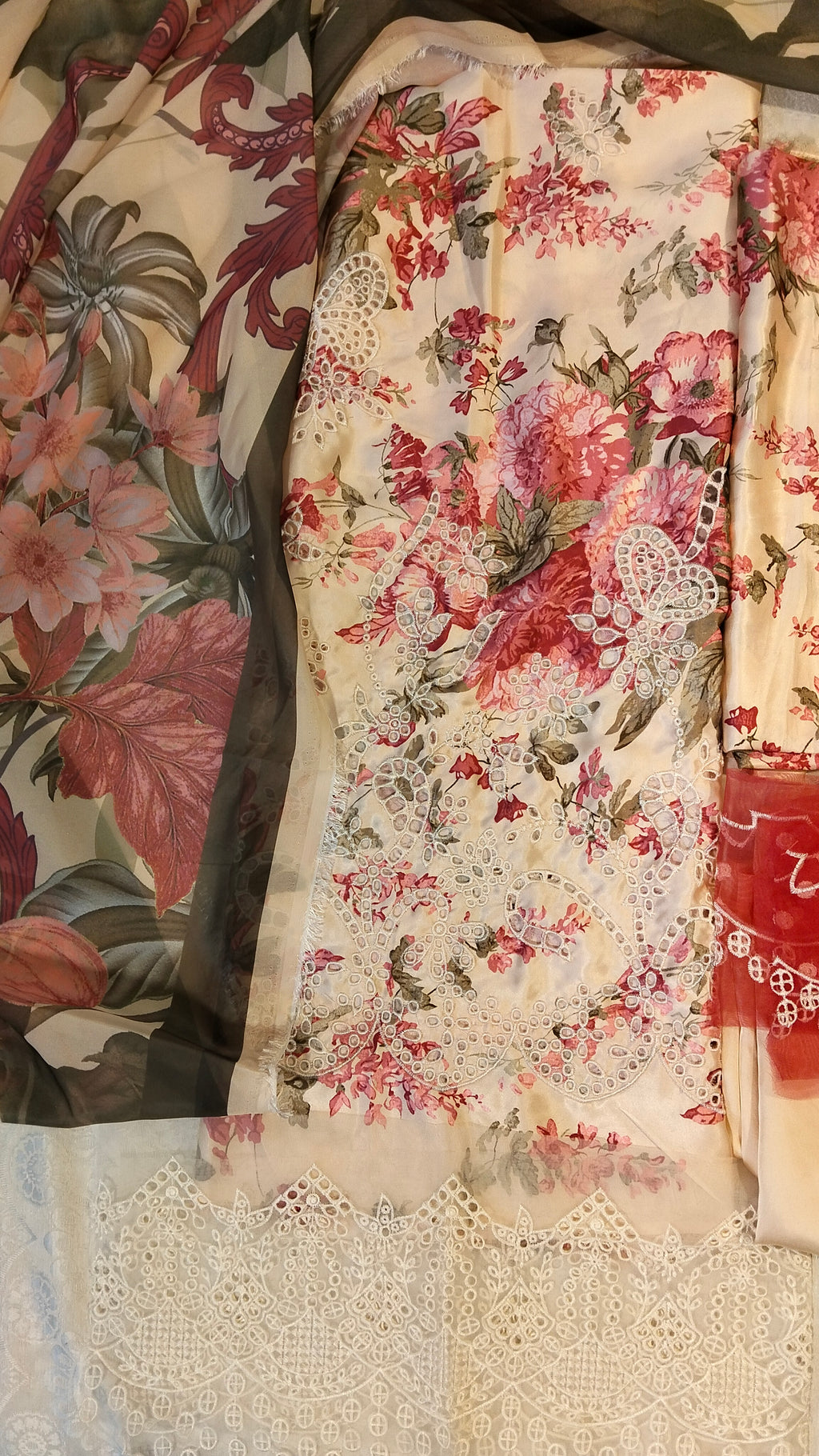 Barooque Silk Embroided 3Pc Hit Code UF4401 A