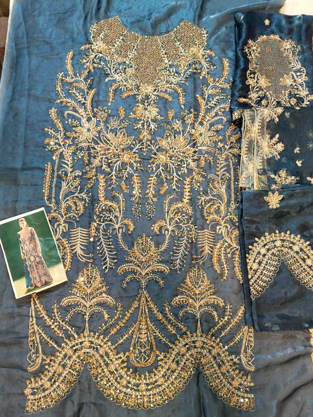 Soraya shaish silk 3pc Hit Code D05