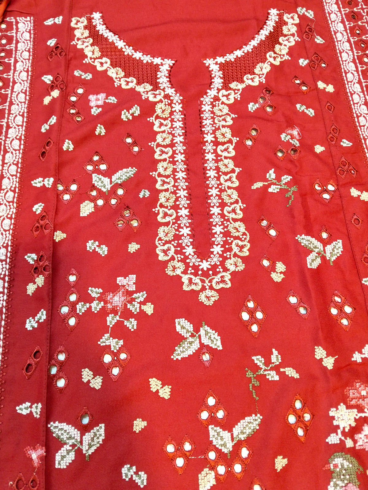 Republic Embroided Dhanak Vs Plachi Shwal 3Pc Hit Code D-05 B Nyra