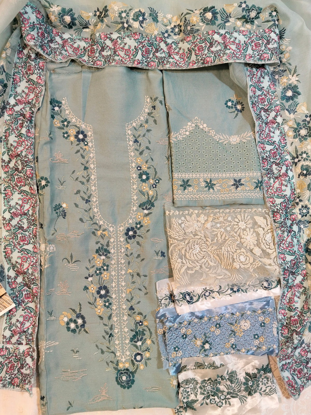 Republic Embroided Karandi 3pc Hit Code D-03 Lilas