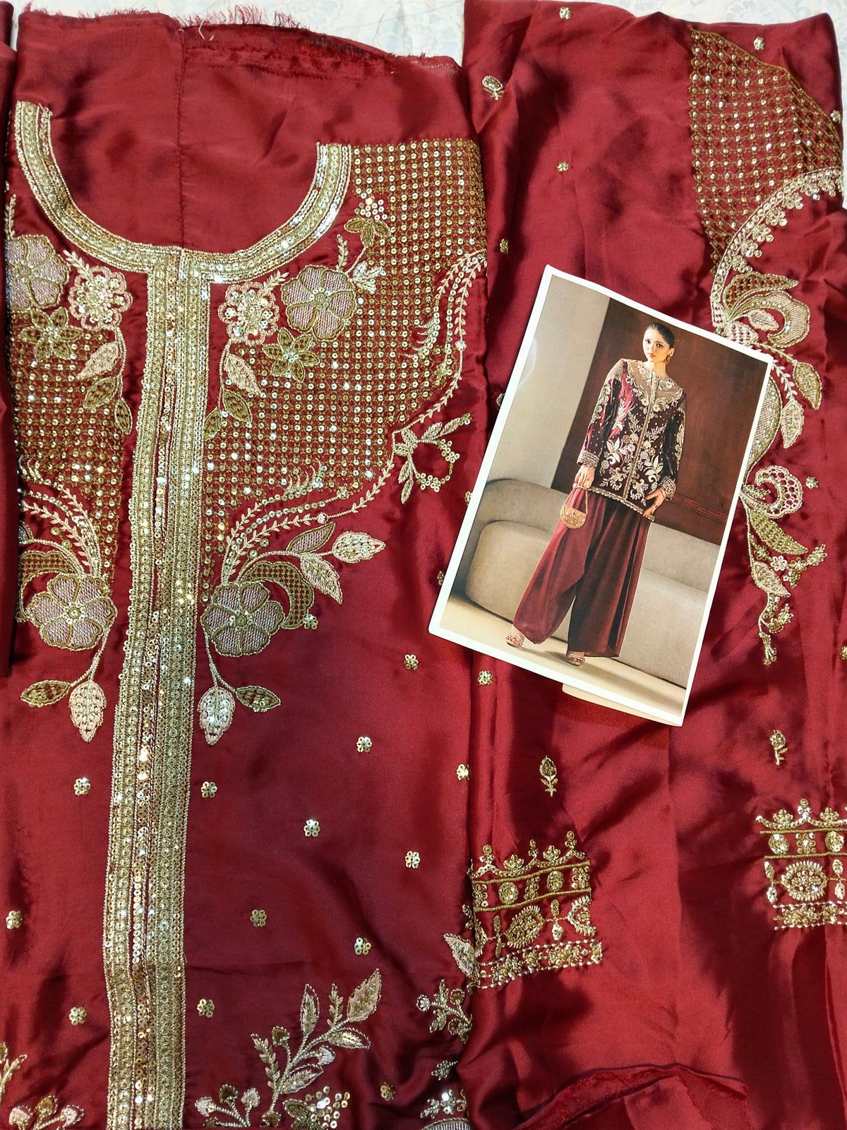 Ethnc Embroided 2-Piece Unstitched Hit Code E1077