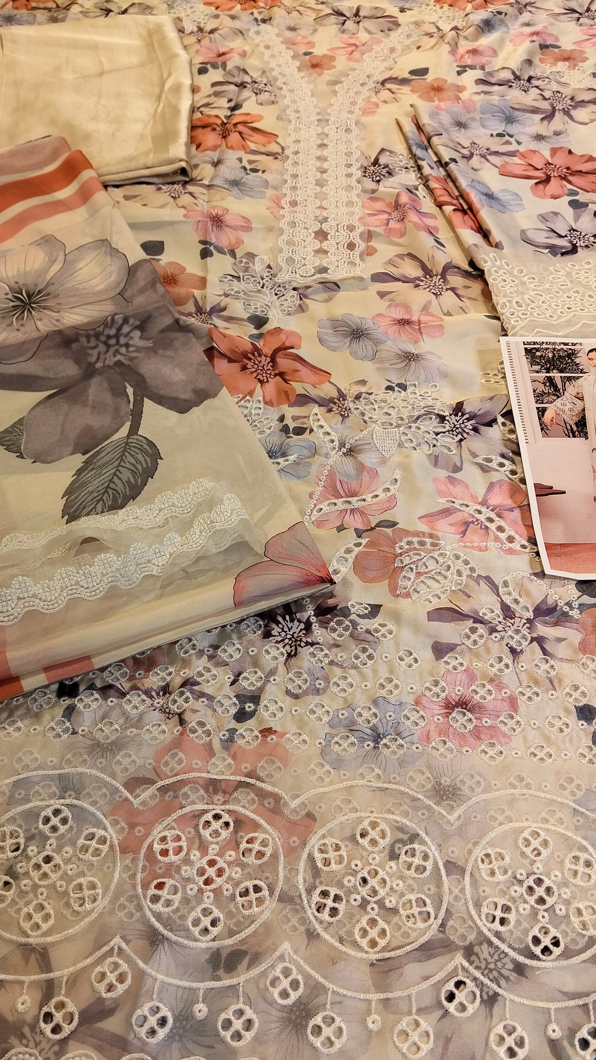 Barooque Silk Embroided 3pc Hit code Uf410 A