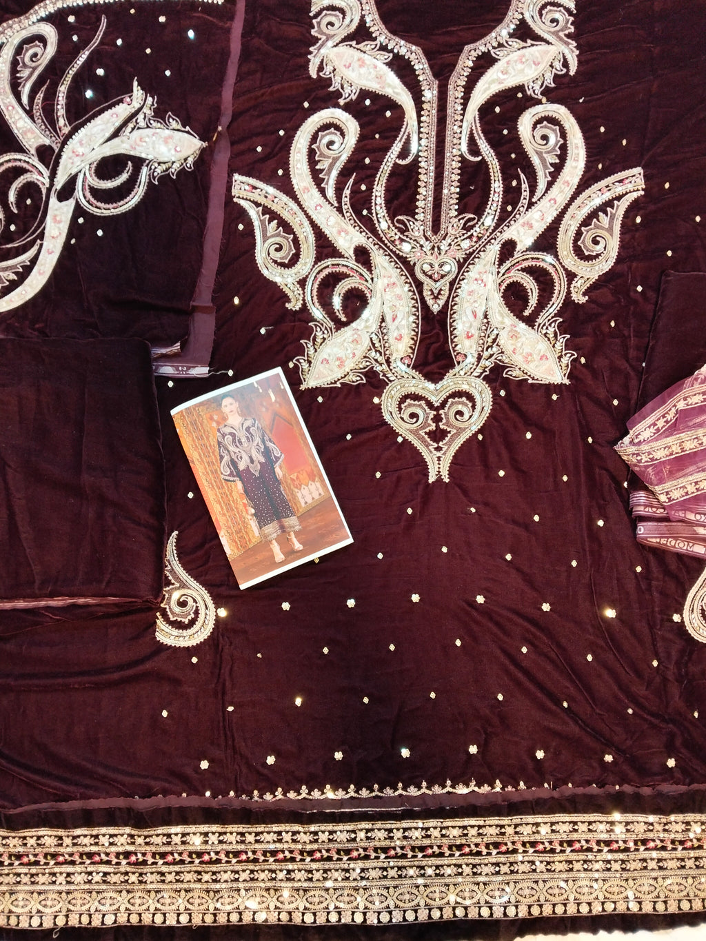 Ethnc Embroided Micro Velvet perpole 2pc hit code