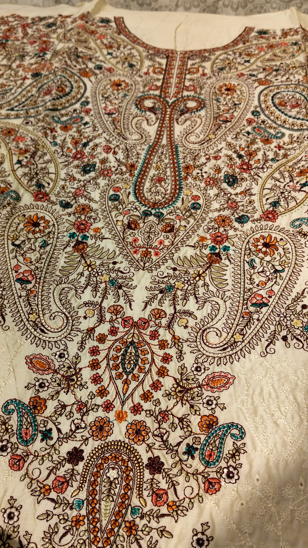 Zara shah jhan Embroided 3pc viscose hit code D7