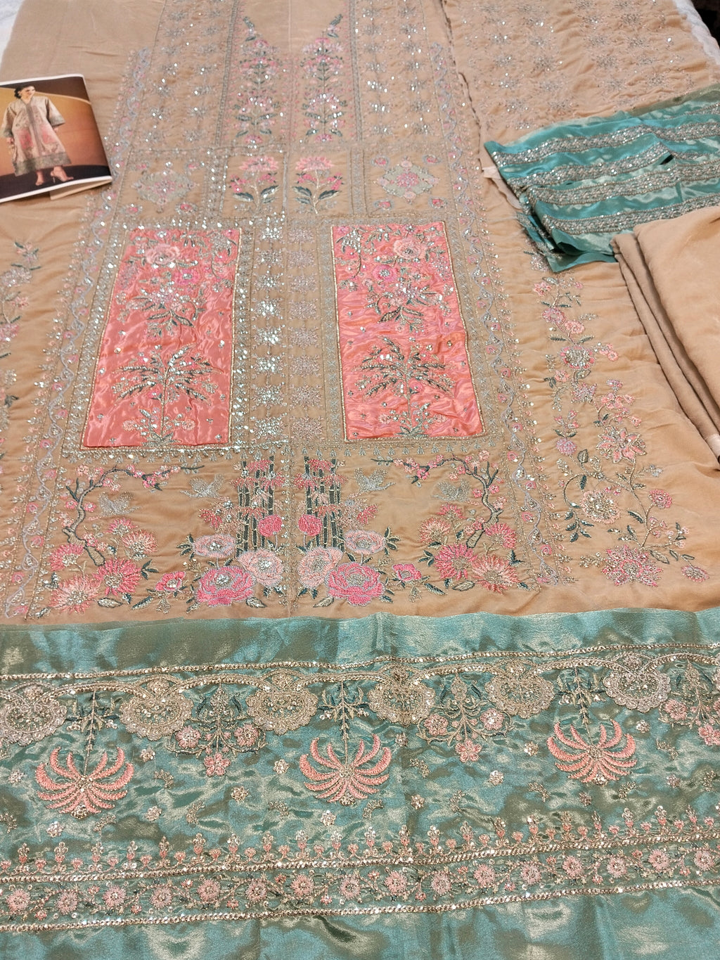 Ethnc Embroided Micro Velvet 2pc Hit Code E1210