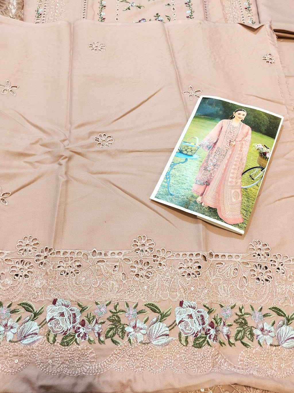 Elaf Embroided Dhanak Vs Plachi Shwal 3pc Hit Code  H55