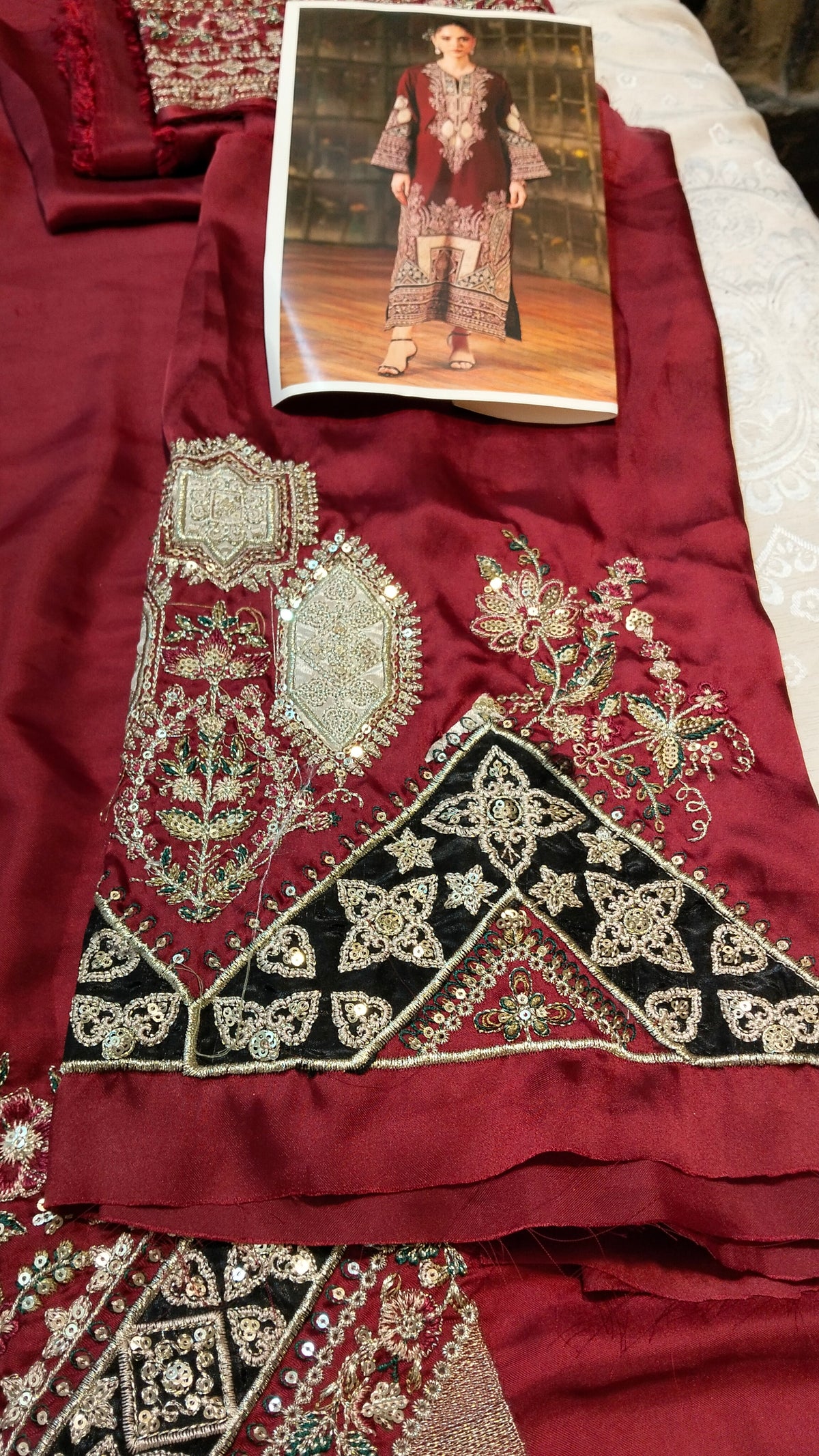 Ethnic Embroided 2-Piece Hit Code E1141