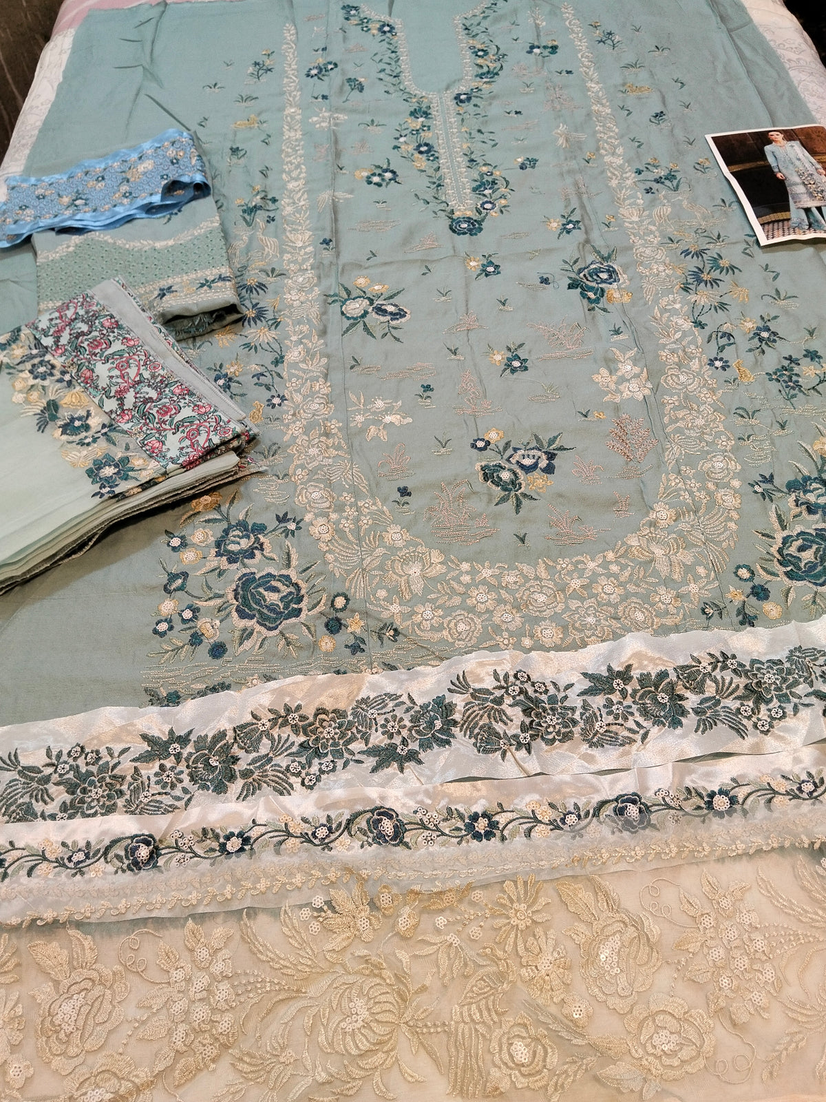 Republic Embroided Karandi 3pc Hit Code D-03 Lilas