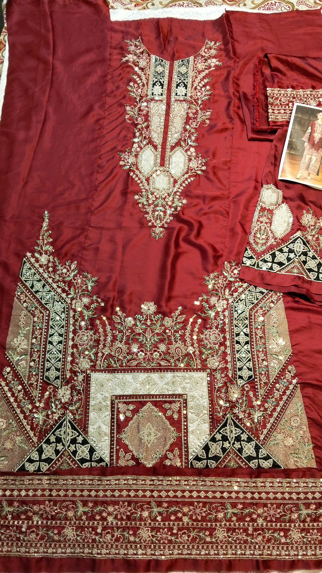 Ethnic Embroided 2-Piece Hit Code E1141