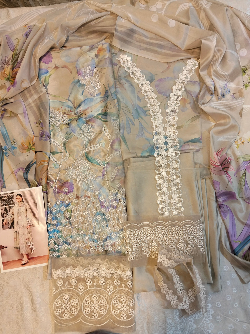 Barooque Embroided Silk print 3pc Hit Code 4410