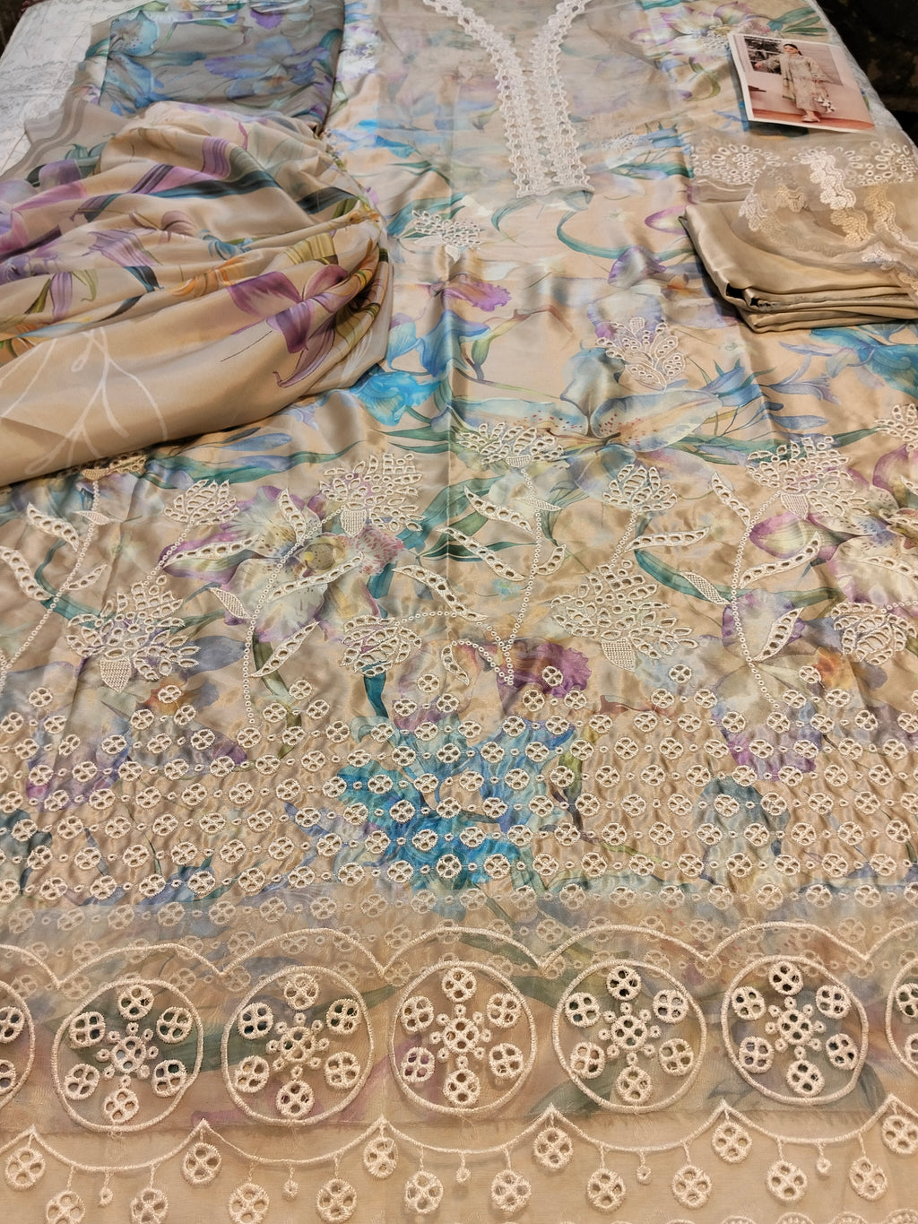 Barooque Embroided Silk print 3pc Hit Code 4410
