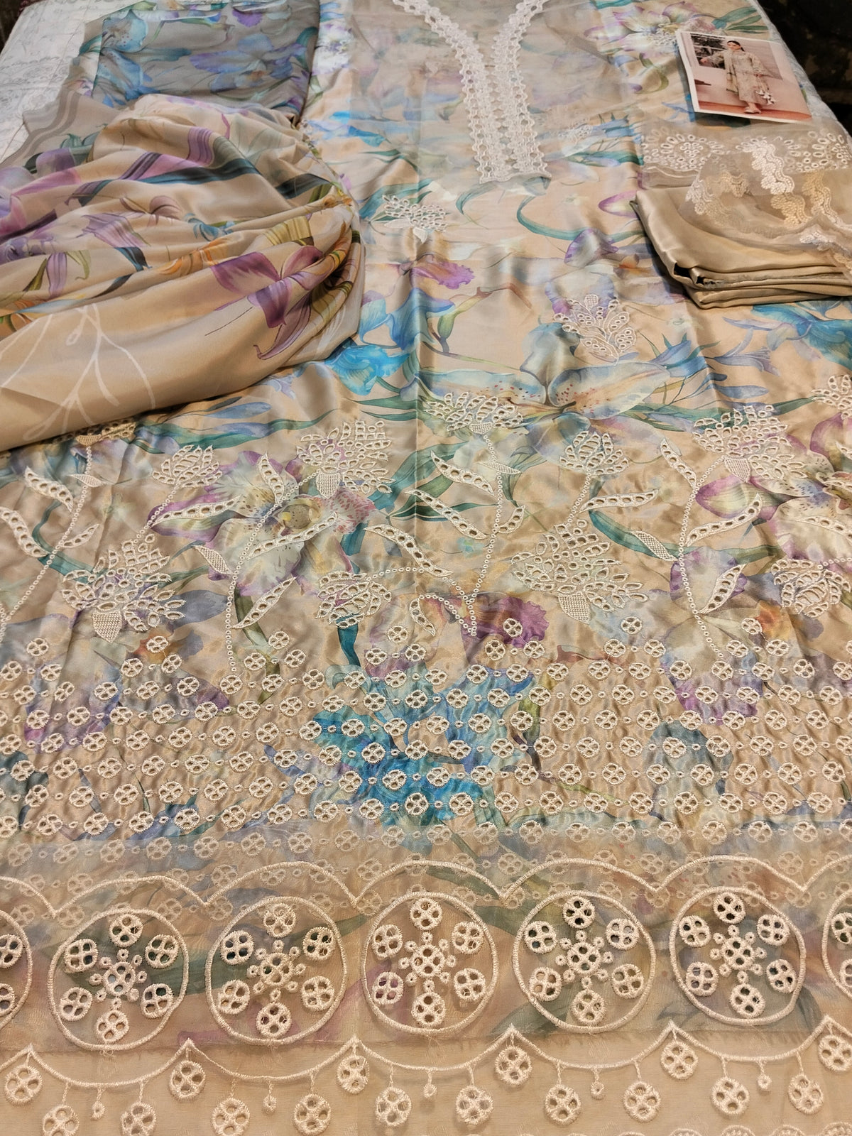 Barooque Embroided Silk print 3pc Hit Code 4410