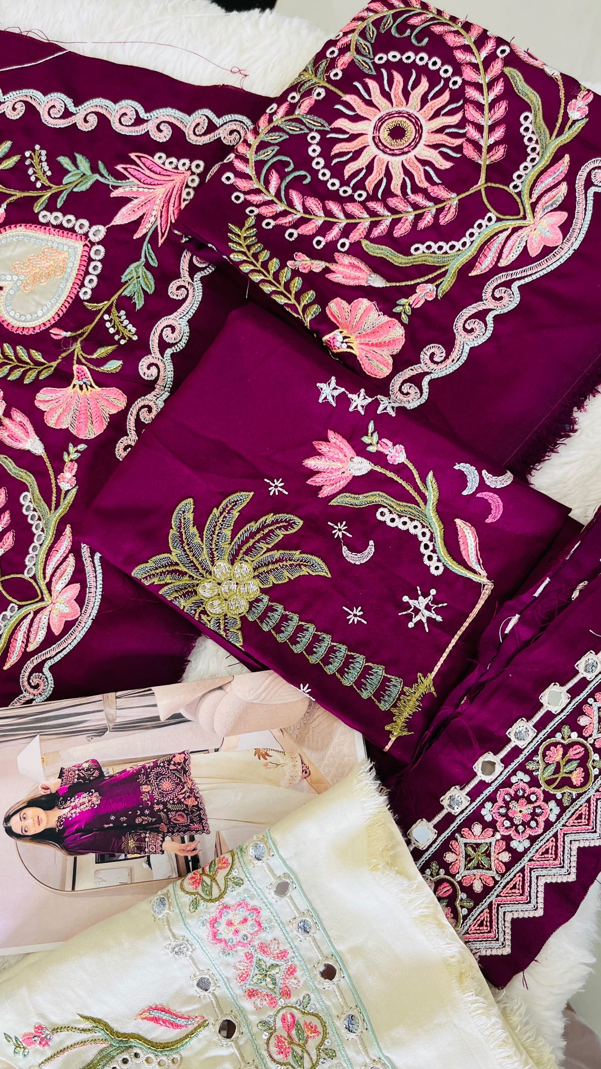 Ethnic Embroided Dhanak 2pc Hit Code