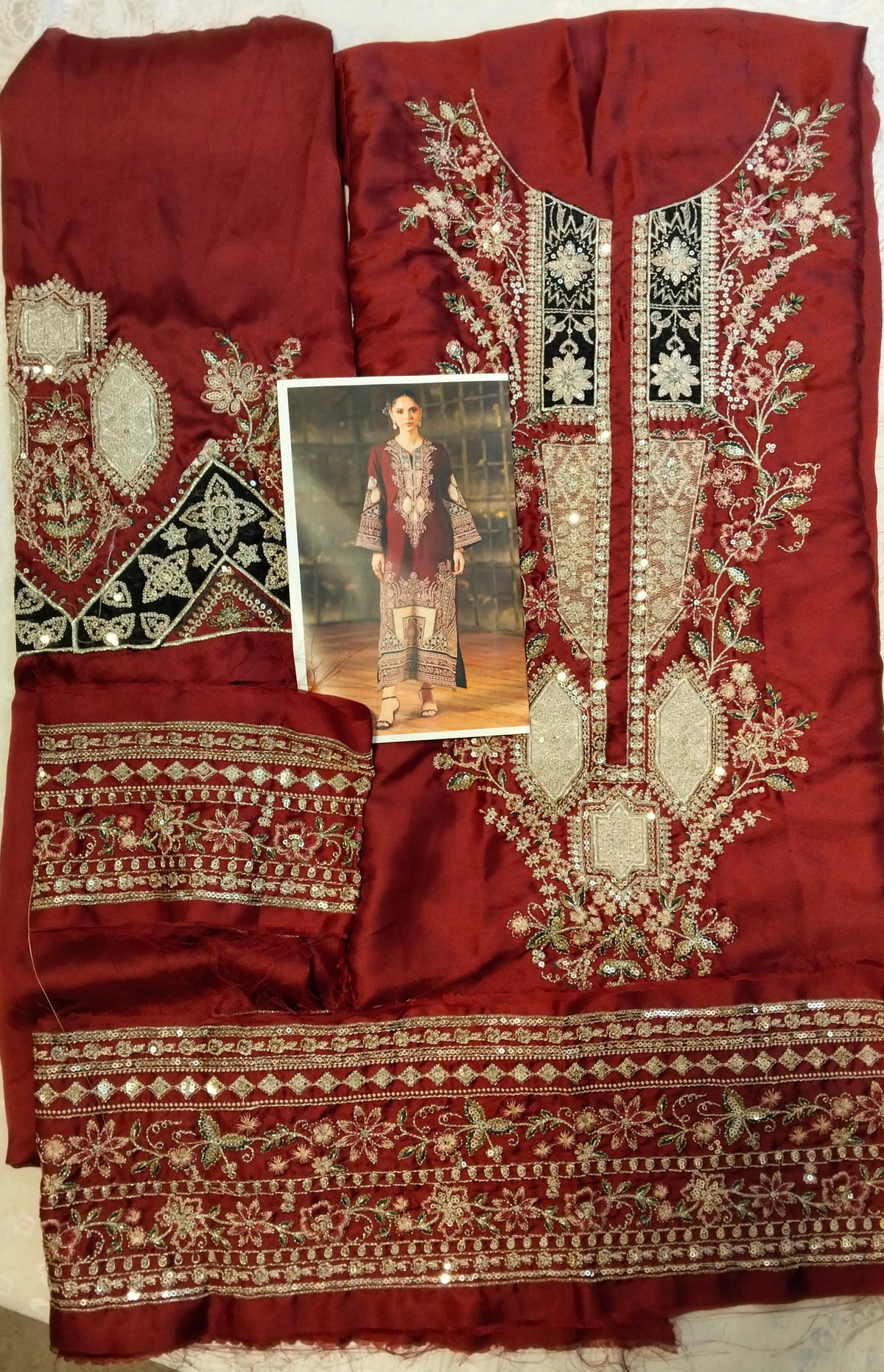 Ethnic Embroided 2-Piece Hit Code E1141