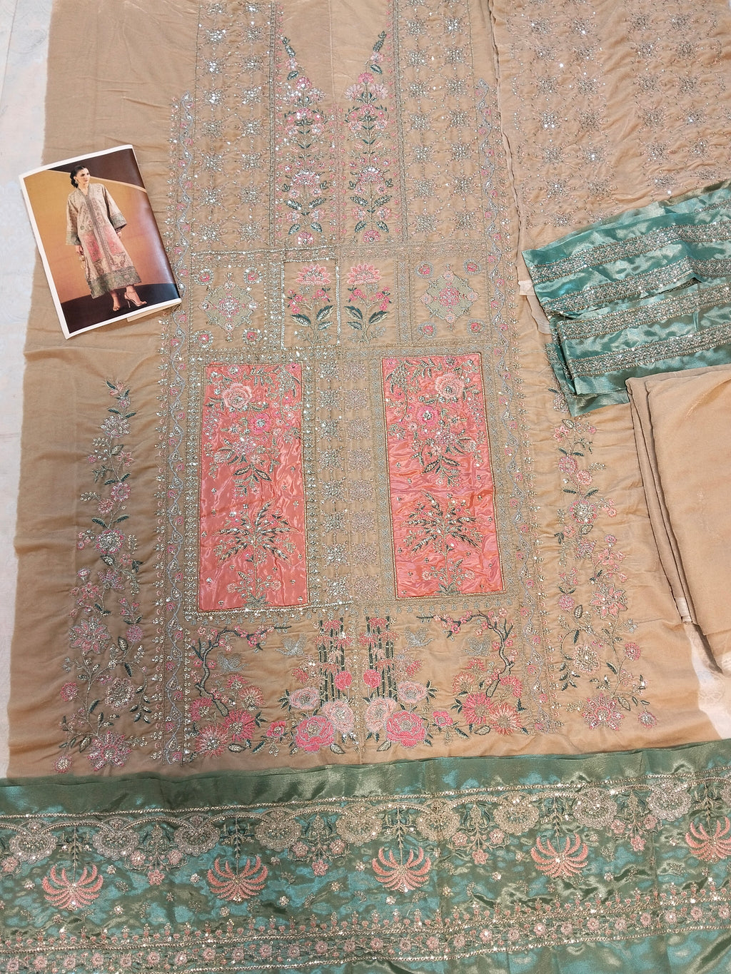 Ethnc Embroided Micro Velvet 2pc Hit Code E1210