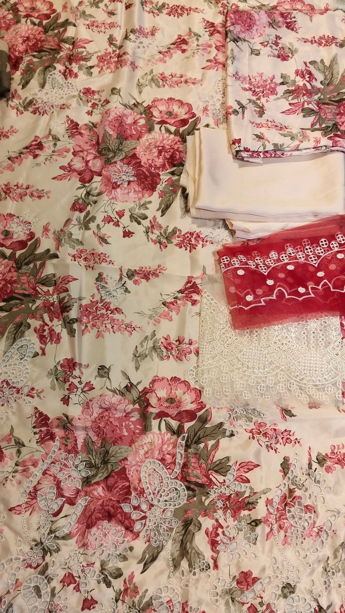 Barooque Silk Embroided 3Pc Hit Code UF4401 A