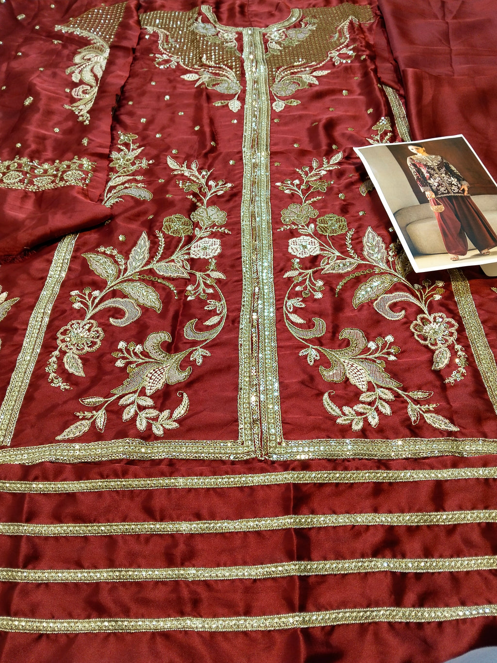 Ethnc Embroided 2-Piece Unstitched Hit Code E1077