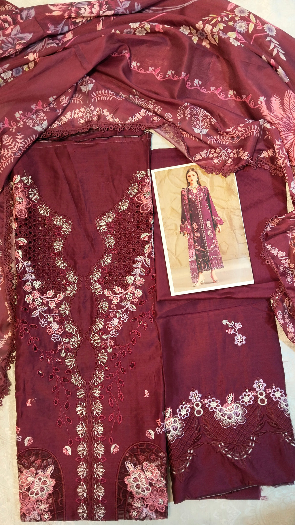 Bin ilyas Rose Embroided Viscose 3pc Hit Code