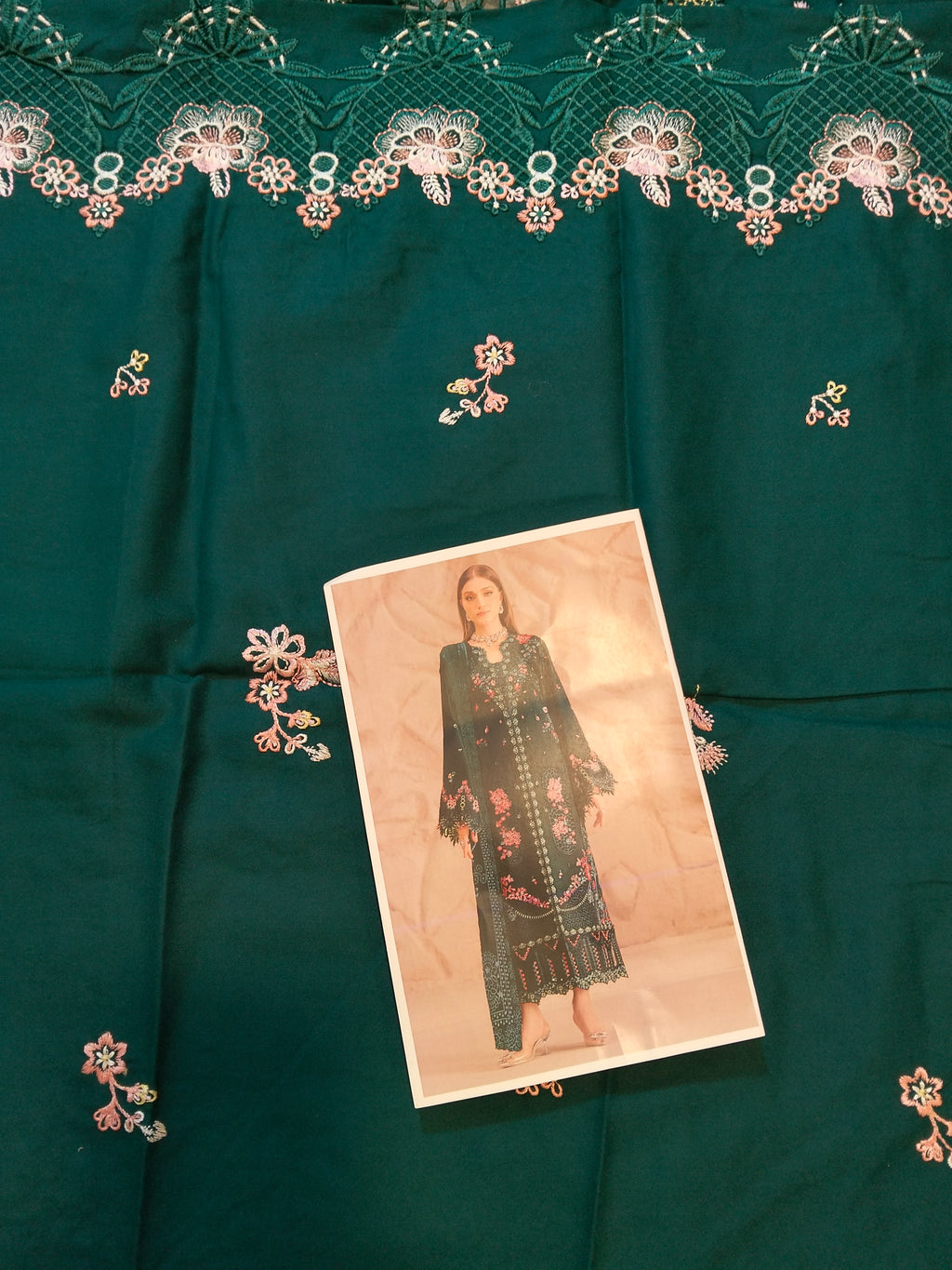 Bin ilyas Rose Embroided Viscose 3pc Hit Code 162-A
