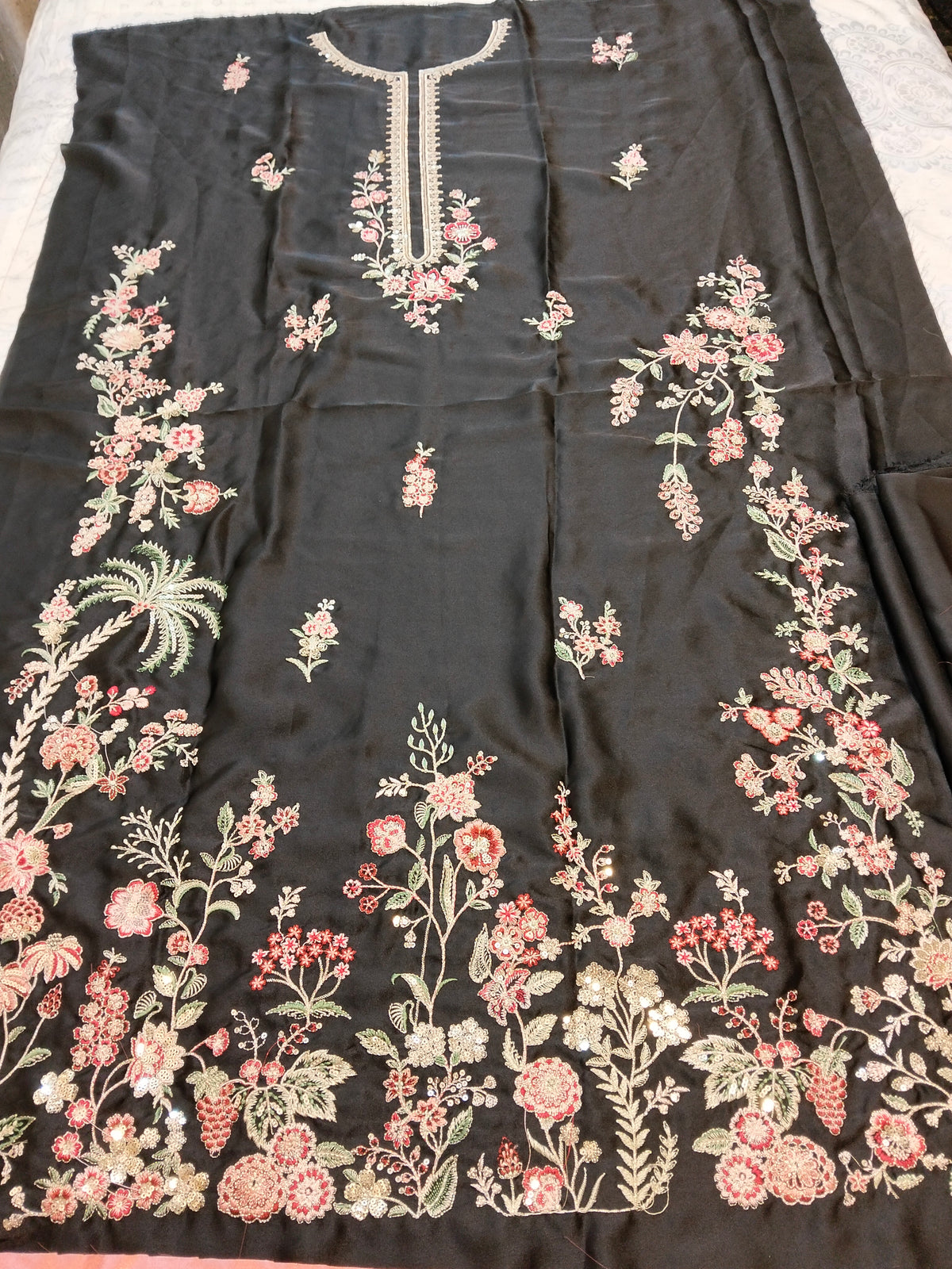 Ethnc silk kaftan style Embroided 2-Piece Hit Code E-1135