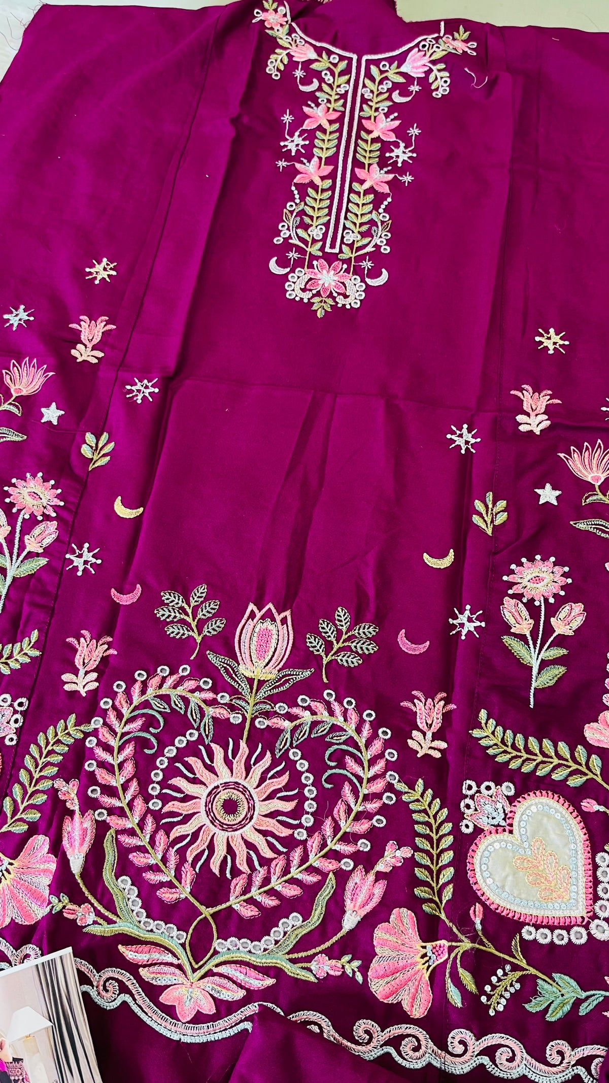 Ethnic Embroided Dhanak 2pc Hit Code