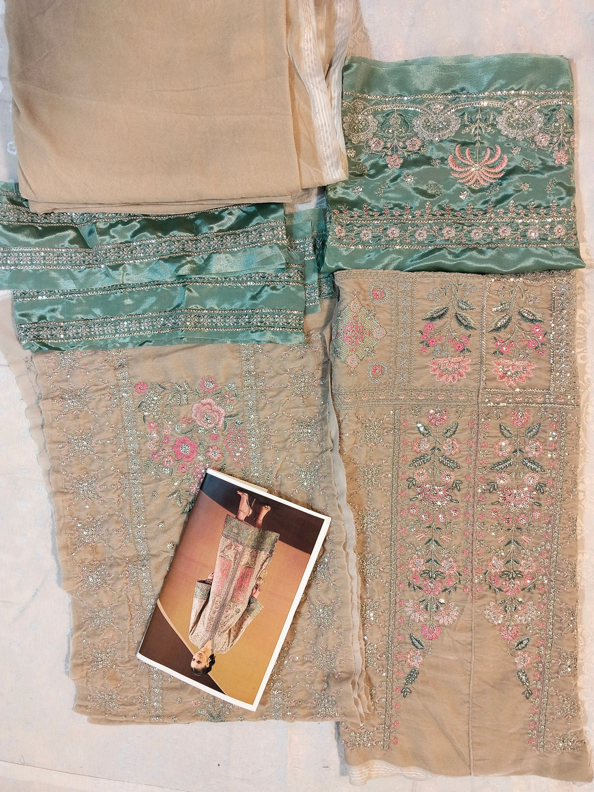 Ethnc Embroided Micro Velvet 2pc Hit Code E1210