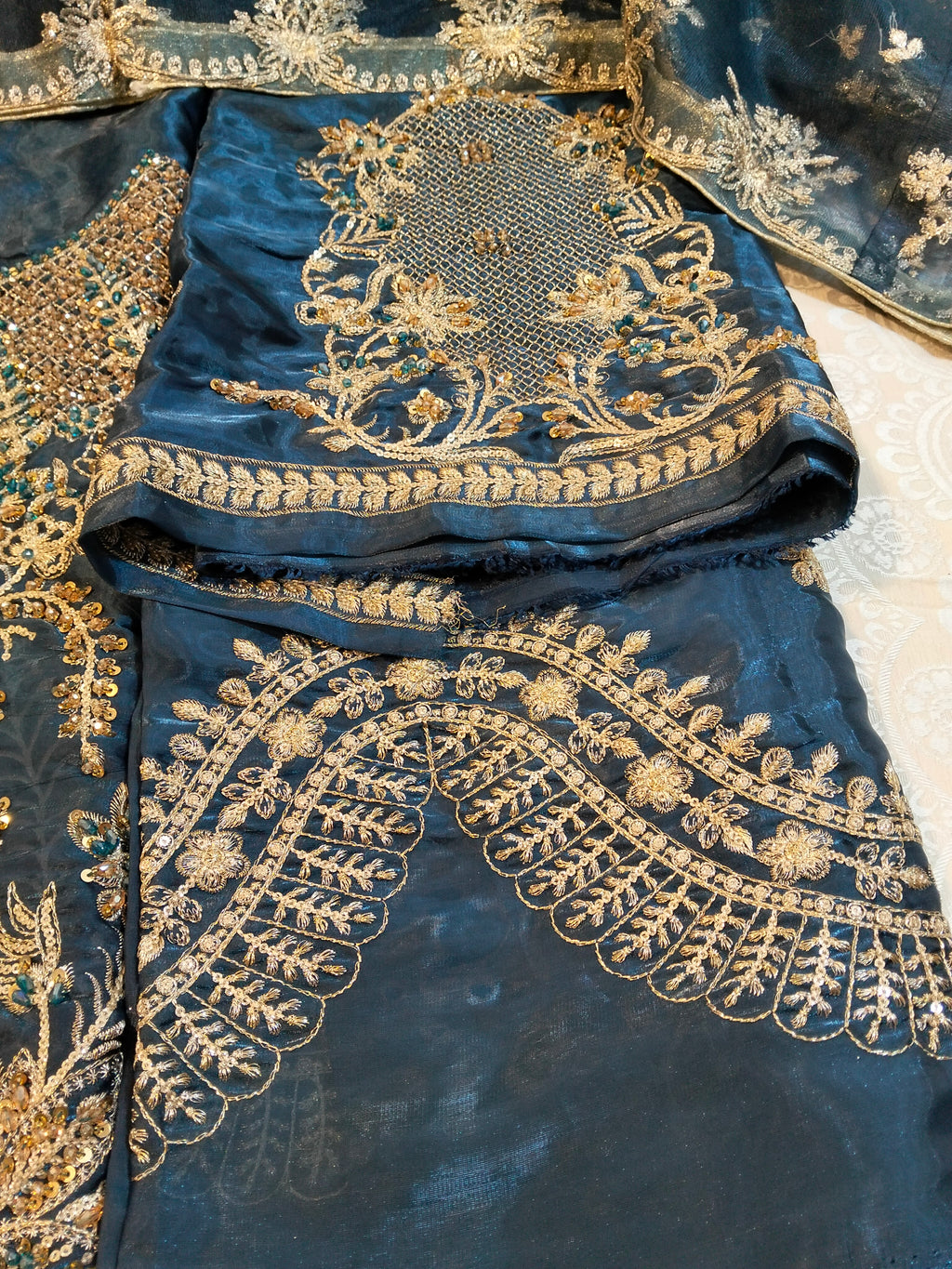 Soraya shaish silk 3pc Hit Code D05