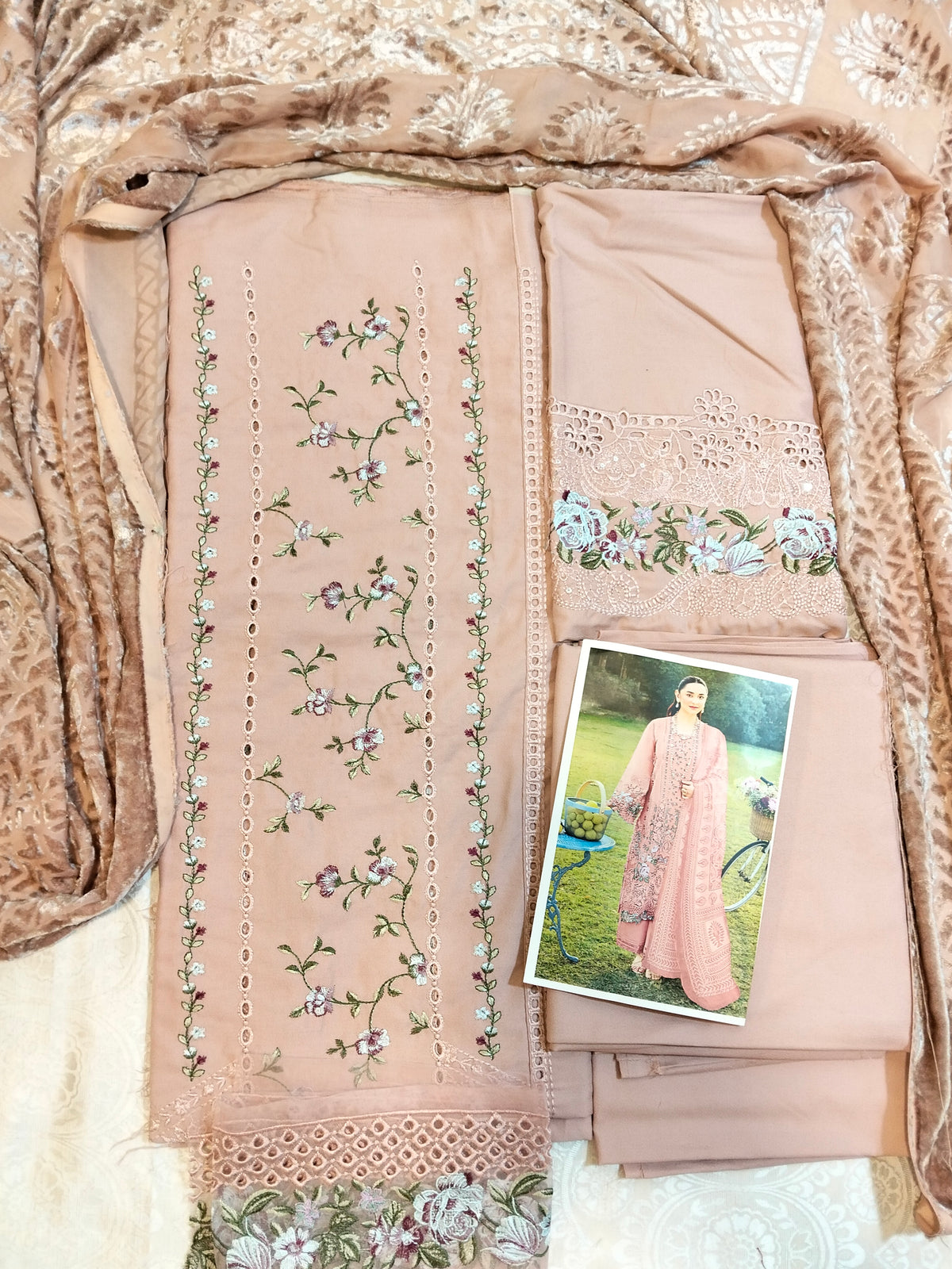 Elaf Embroided Dhanak Vs Plachi Shwal 3pc Hit Code  H55