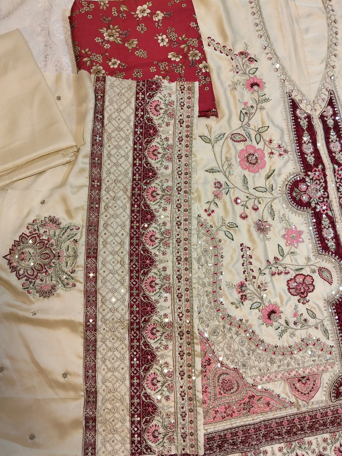 Ethnc Silk Embroided 2-Piece Hit Code E-1213