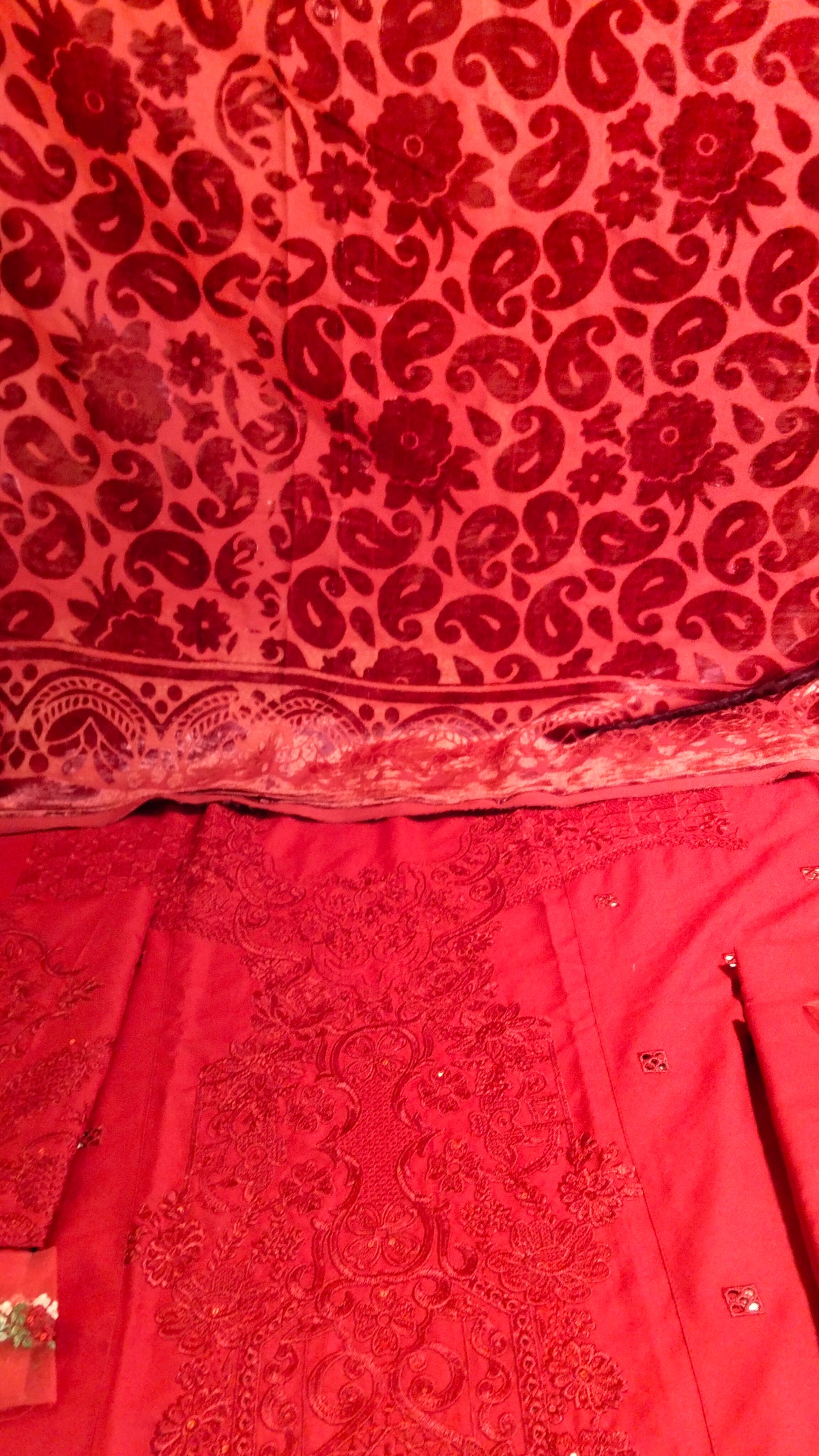 Elaf Embroided Dhanak Vs Plachi Shwal 3Pc Hit Code