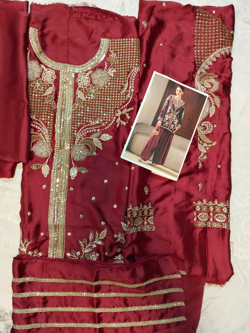Ethnc Embroided 2-Piece Unstitched Hit Code E1077