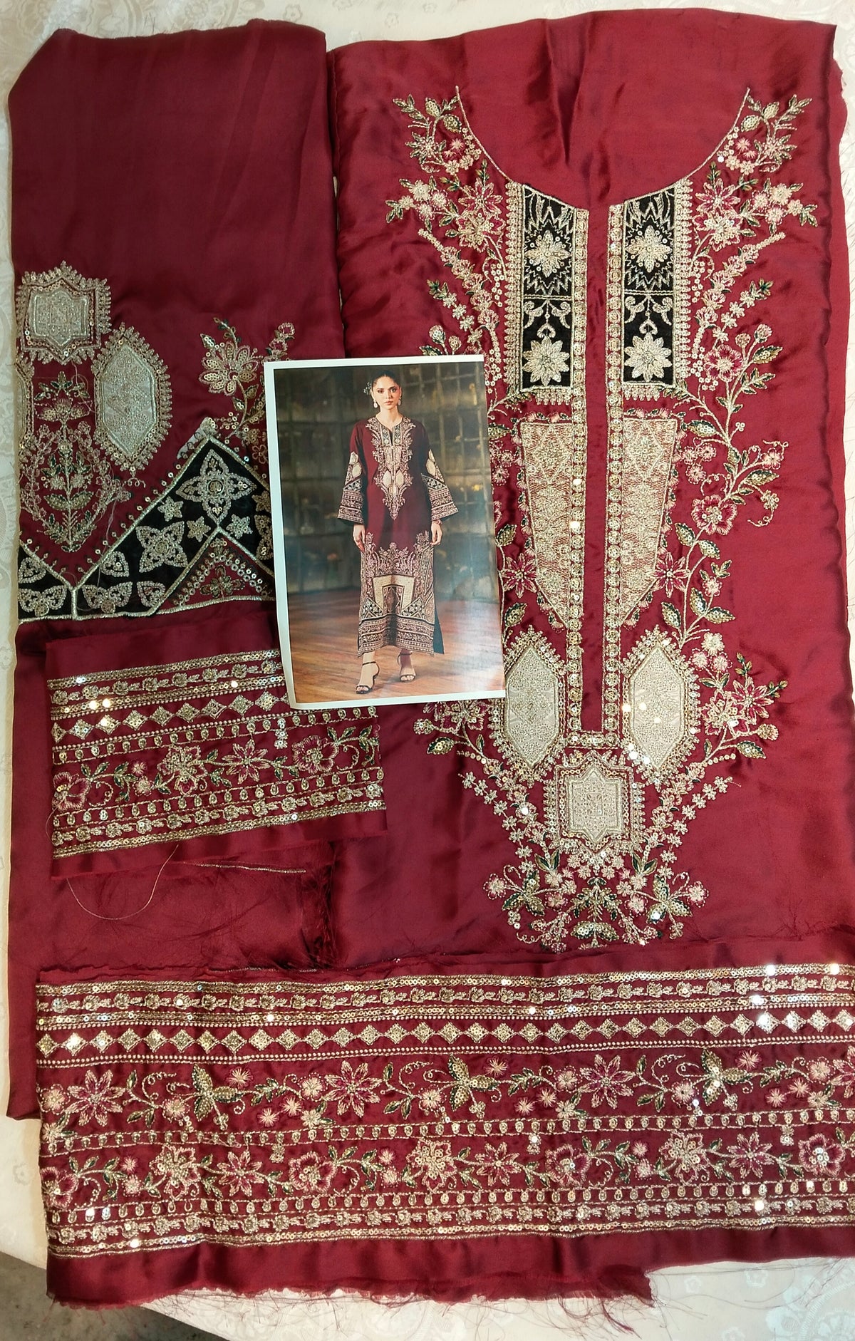 Ethnic Embroided 2-Piece Hit Code E1141
