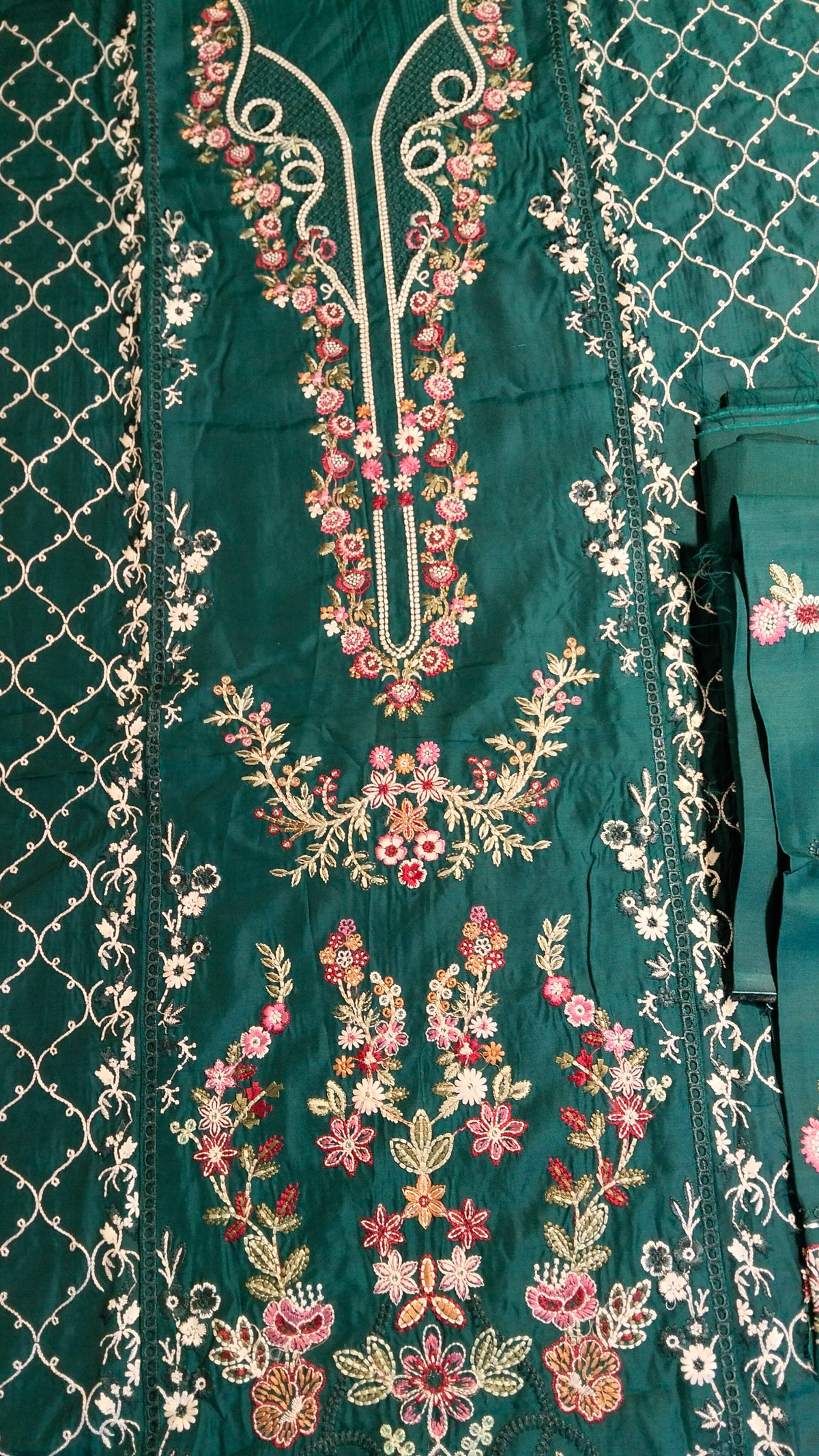 Republic Embroided Viscose 3pc Hit Code