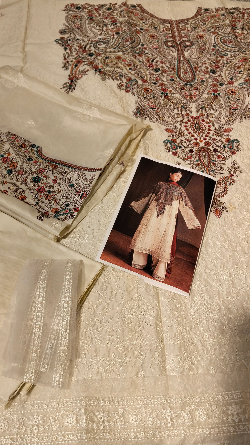 Zara shah jhan Embroided 3pc viscose hit code D7