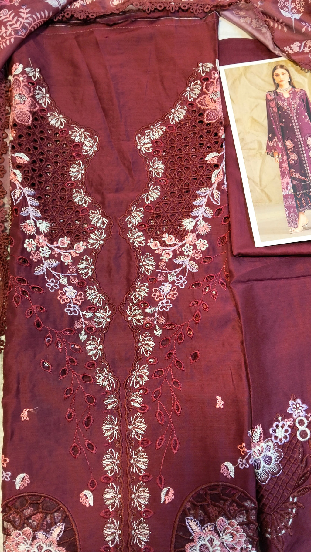 Bin ilyas Rose Embroided Viscose 3pc Hit Code